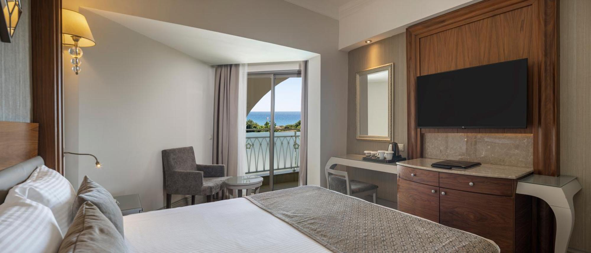 Connecting Family Room Sea View