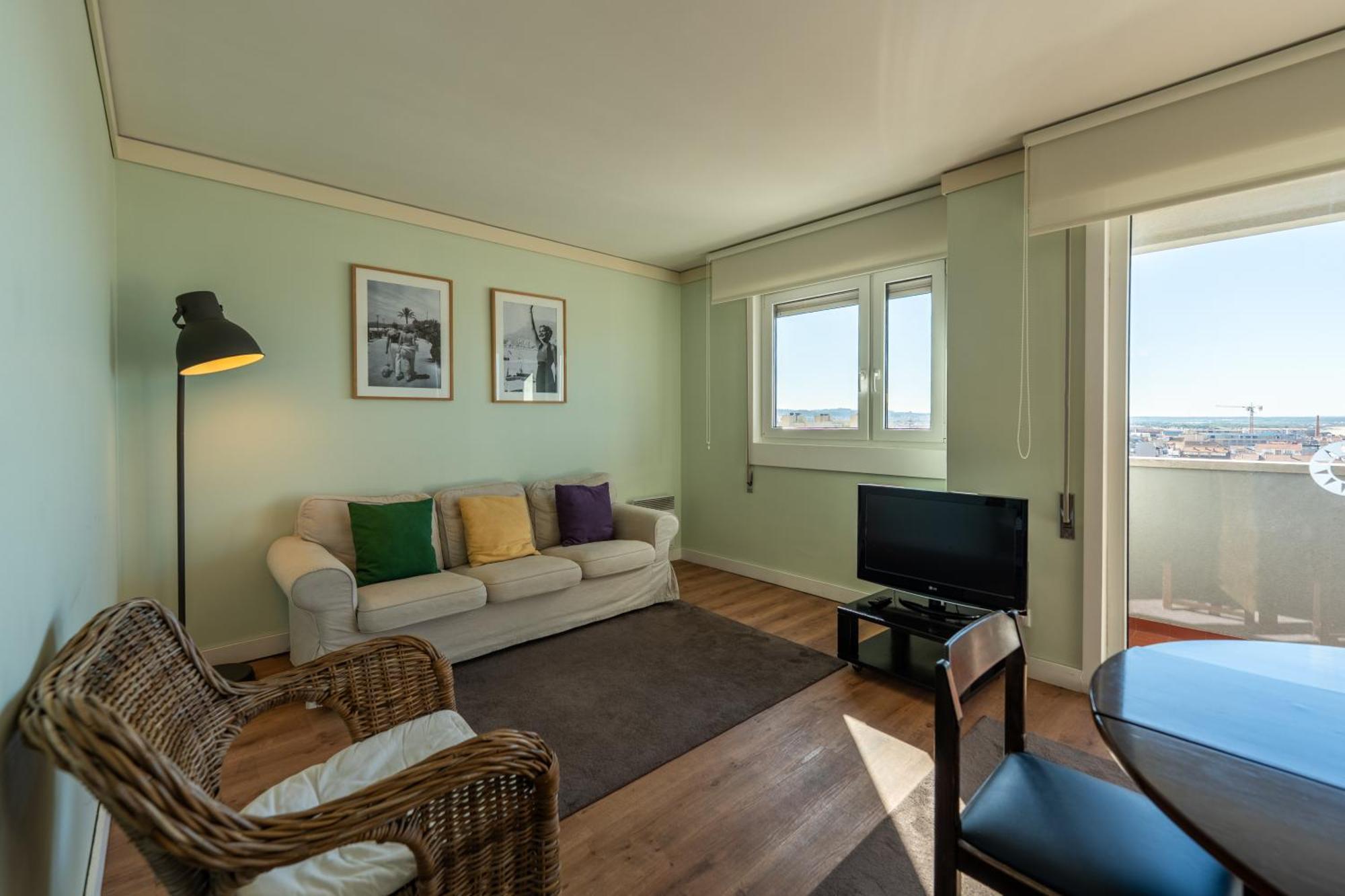 Two-Bedroom Apartment with City Views (4 Adults),1742724498:JPEG