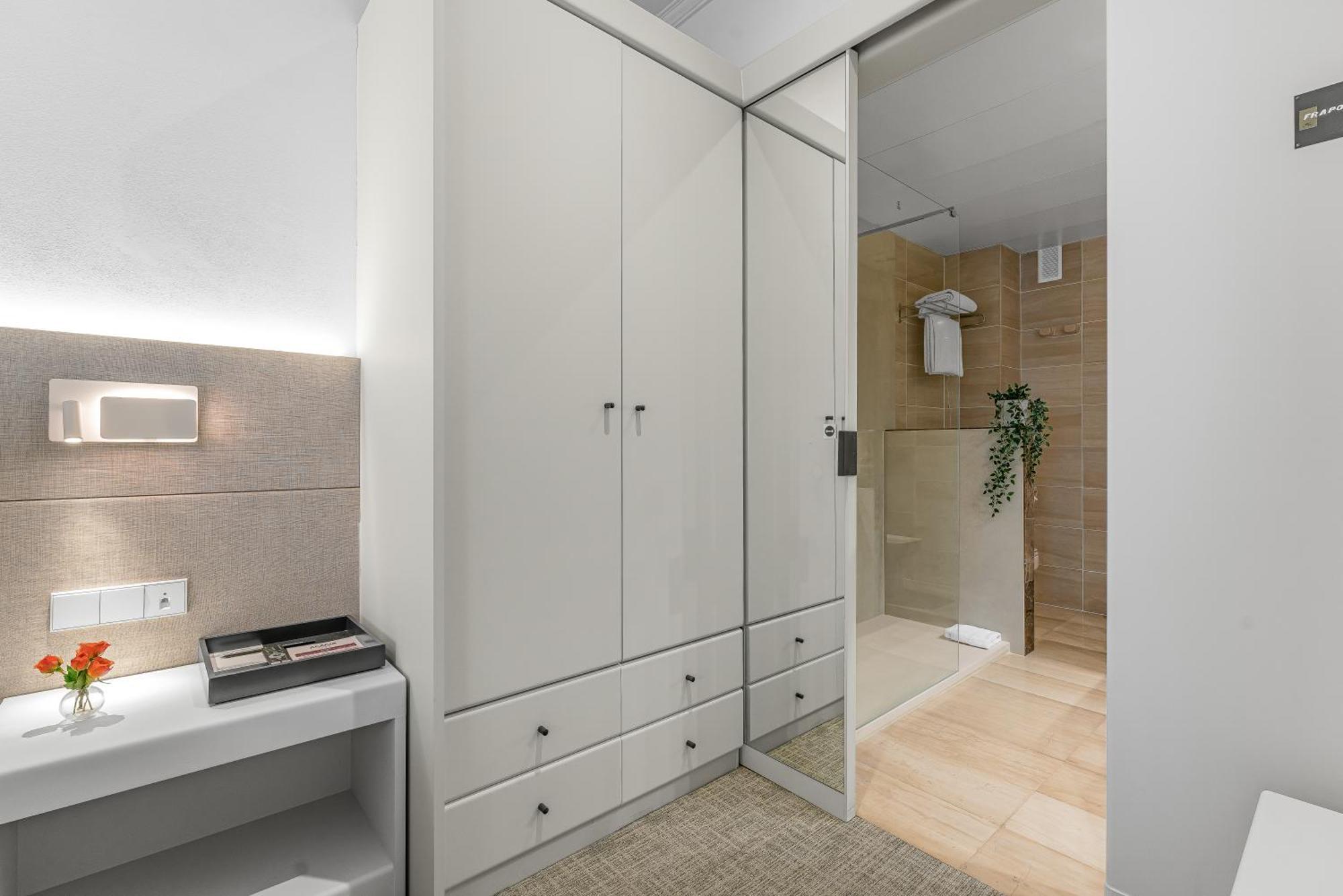 Superior Suite Kitchenette