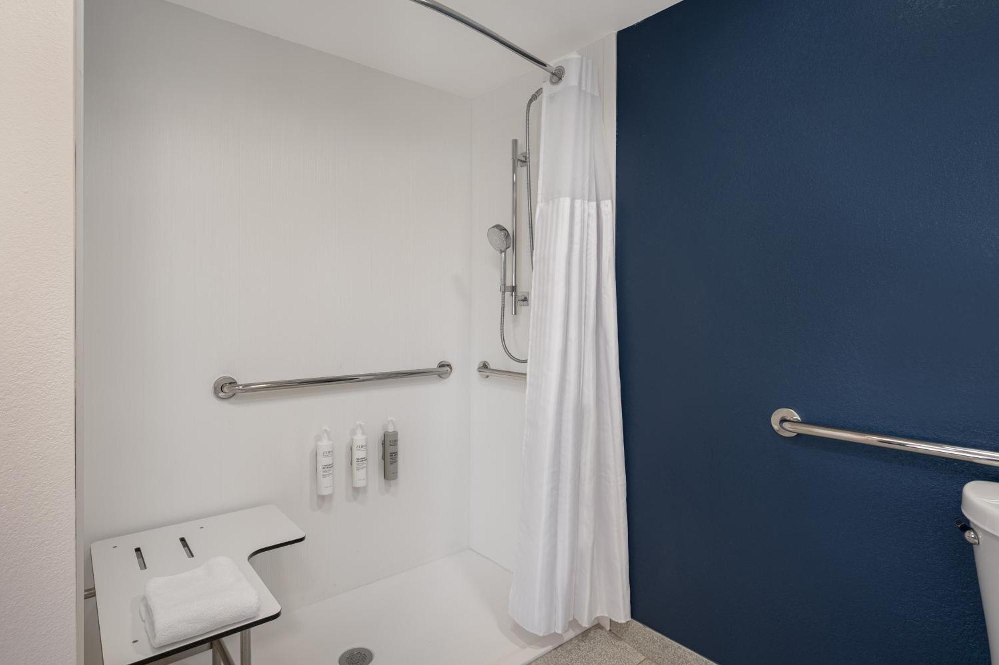 Queen Room Roll Shower Disability Access