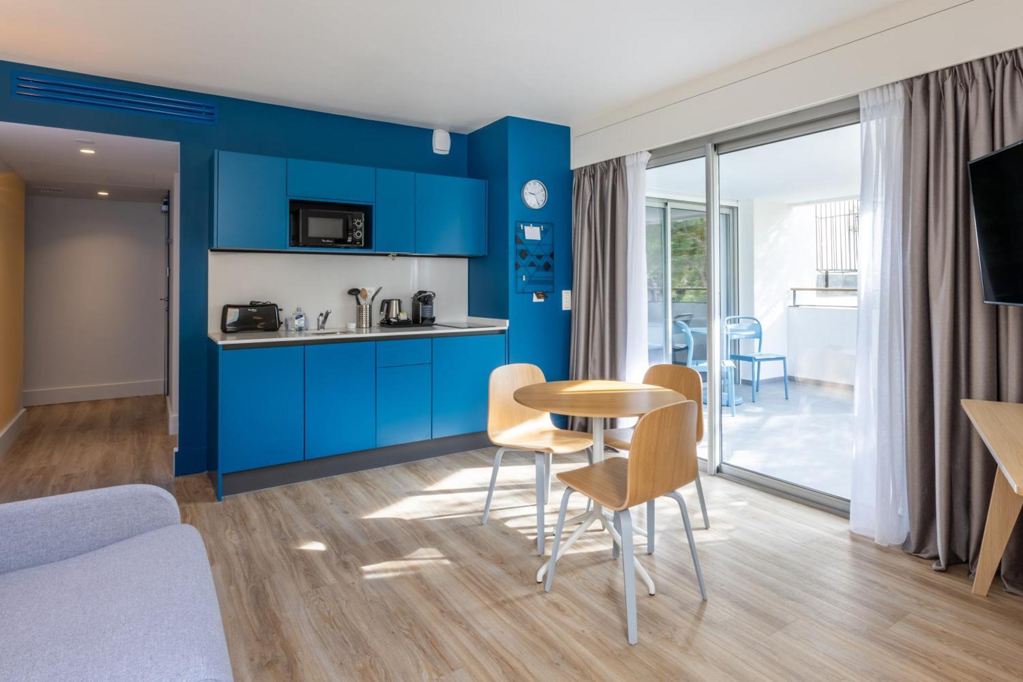 One-Bedroom Queen Suite Balcony