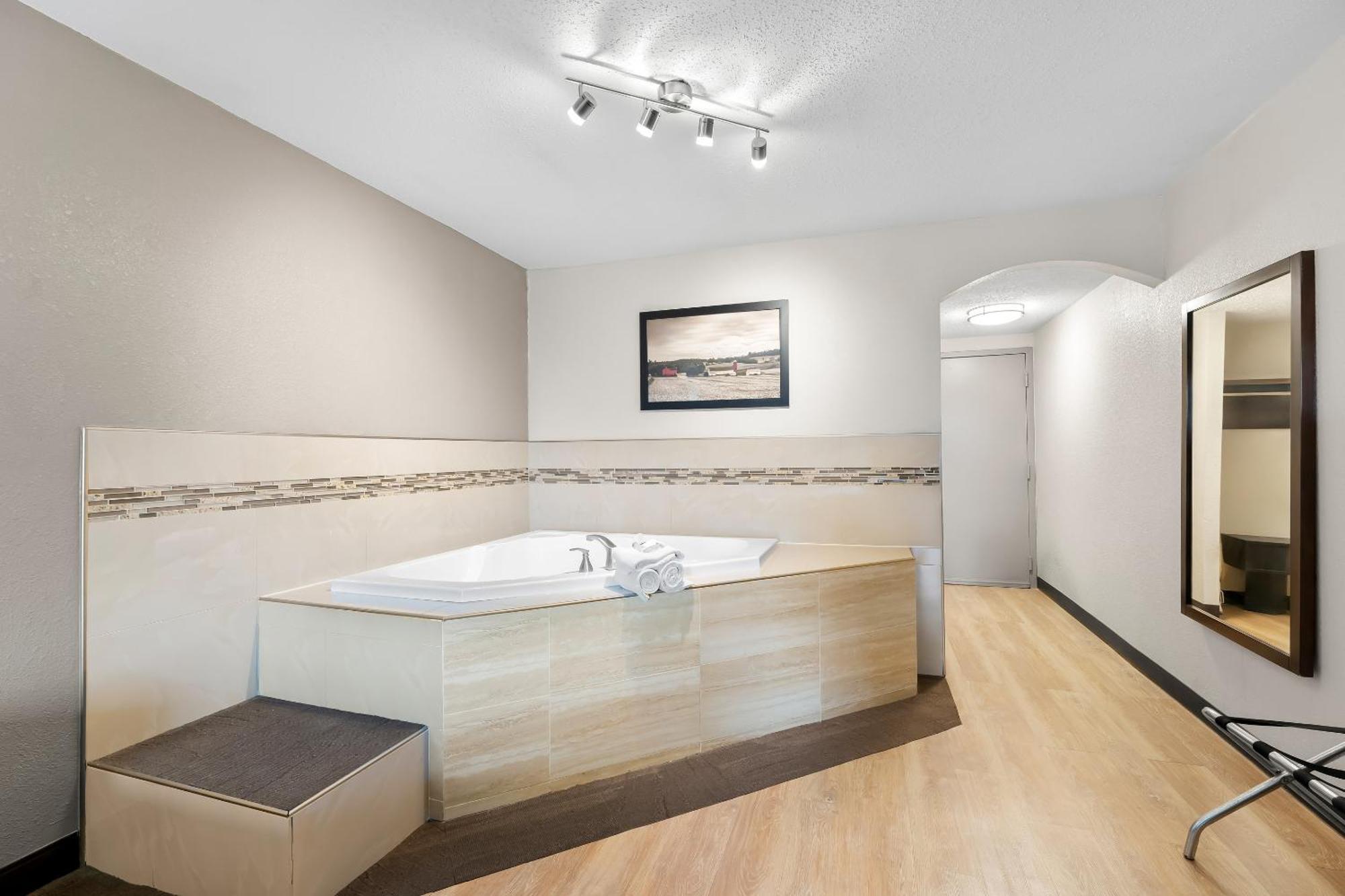King Suite Spa Bath Non-Smoking