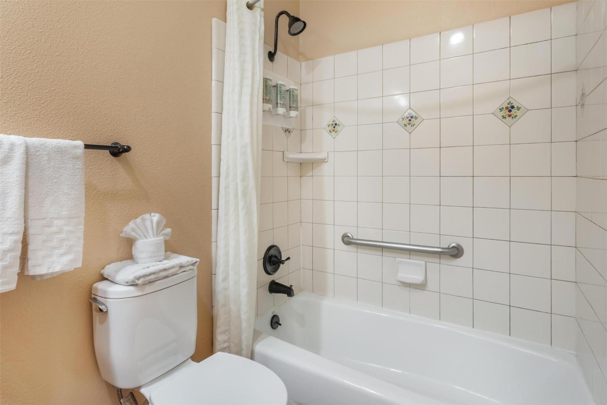 Two-Bedroom Suite One King One Queen Bed Non-Smoking