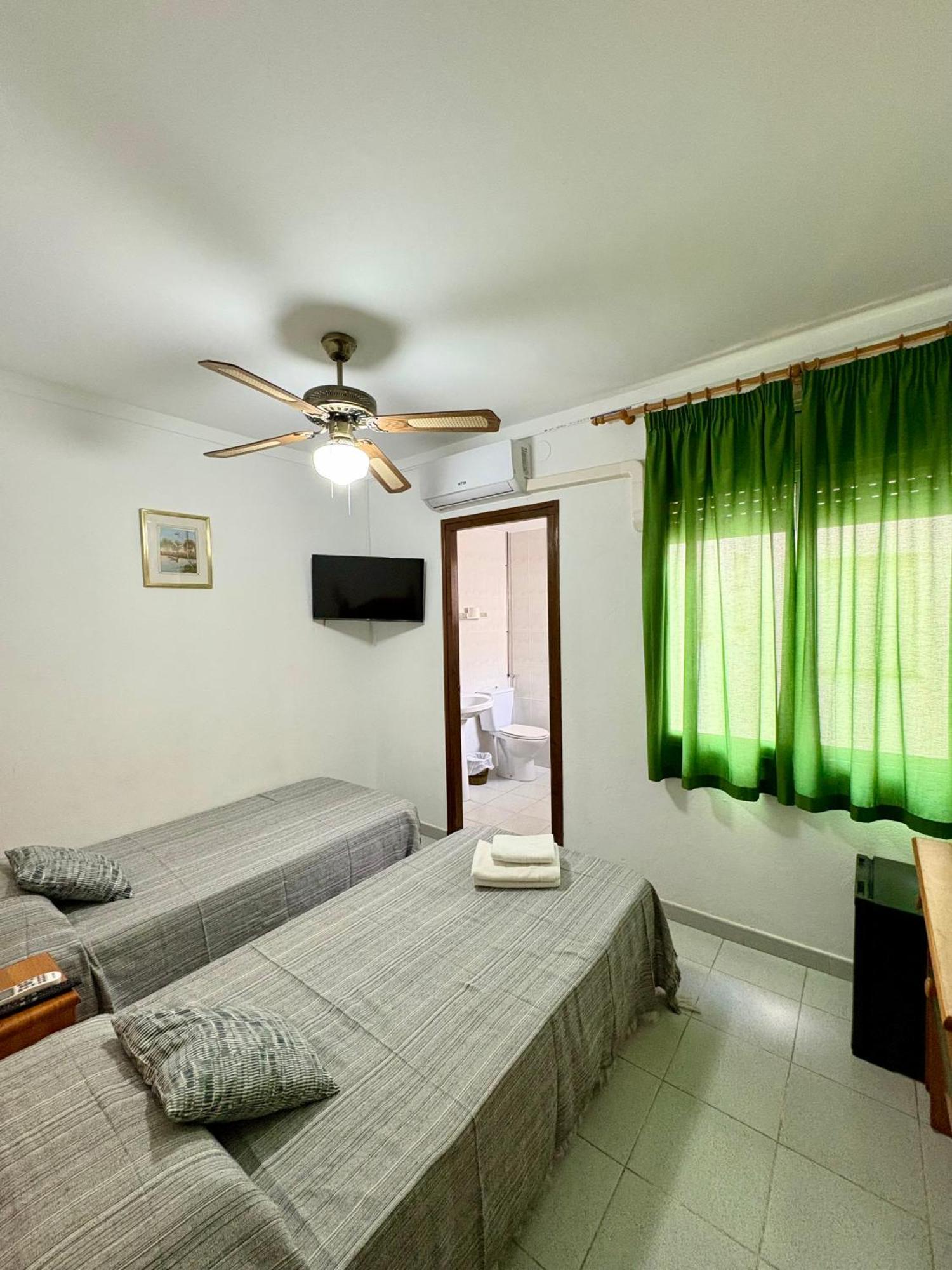 Economy Twin Room