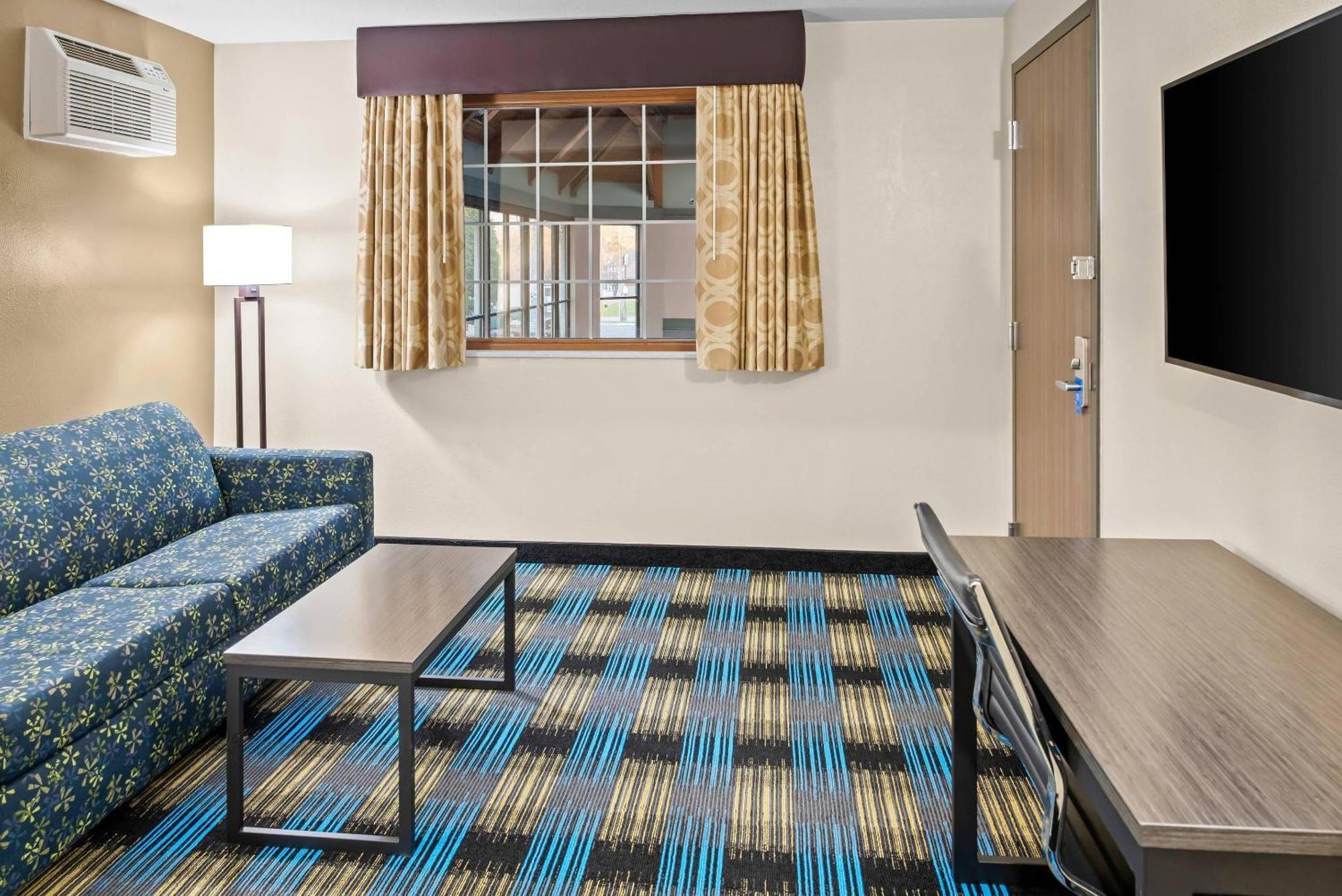 One-Bedroom King Suite Sofa Bed