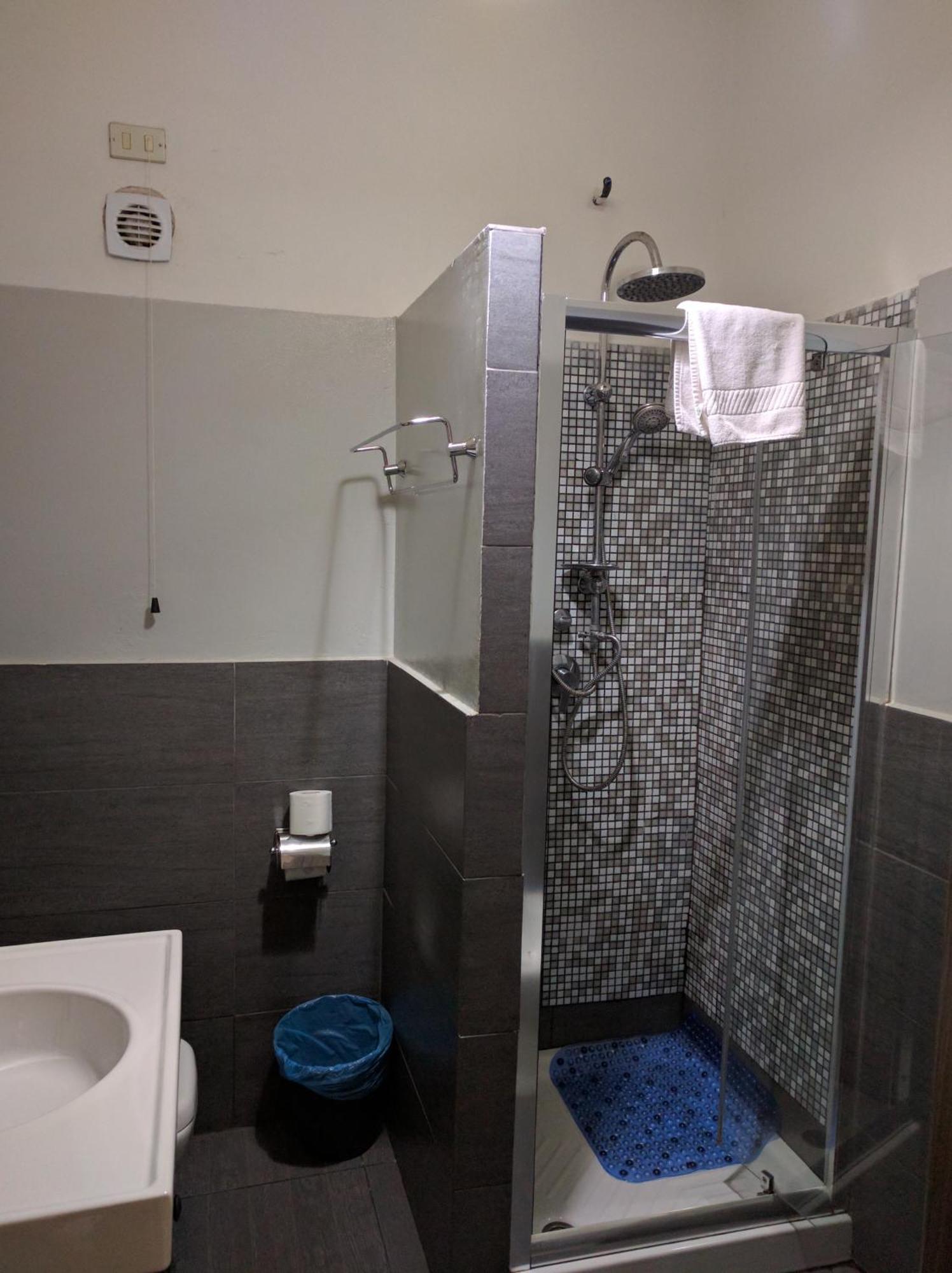 Double Room Private Bathroom