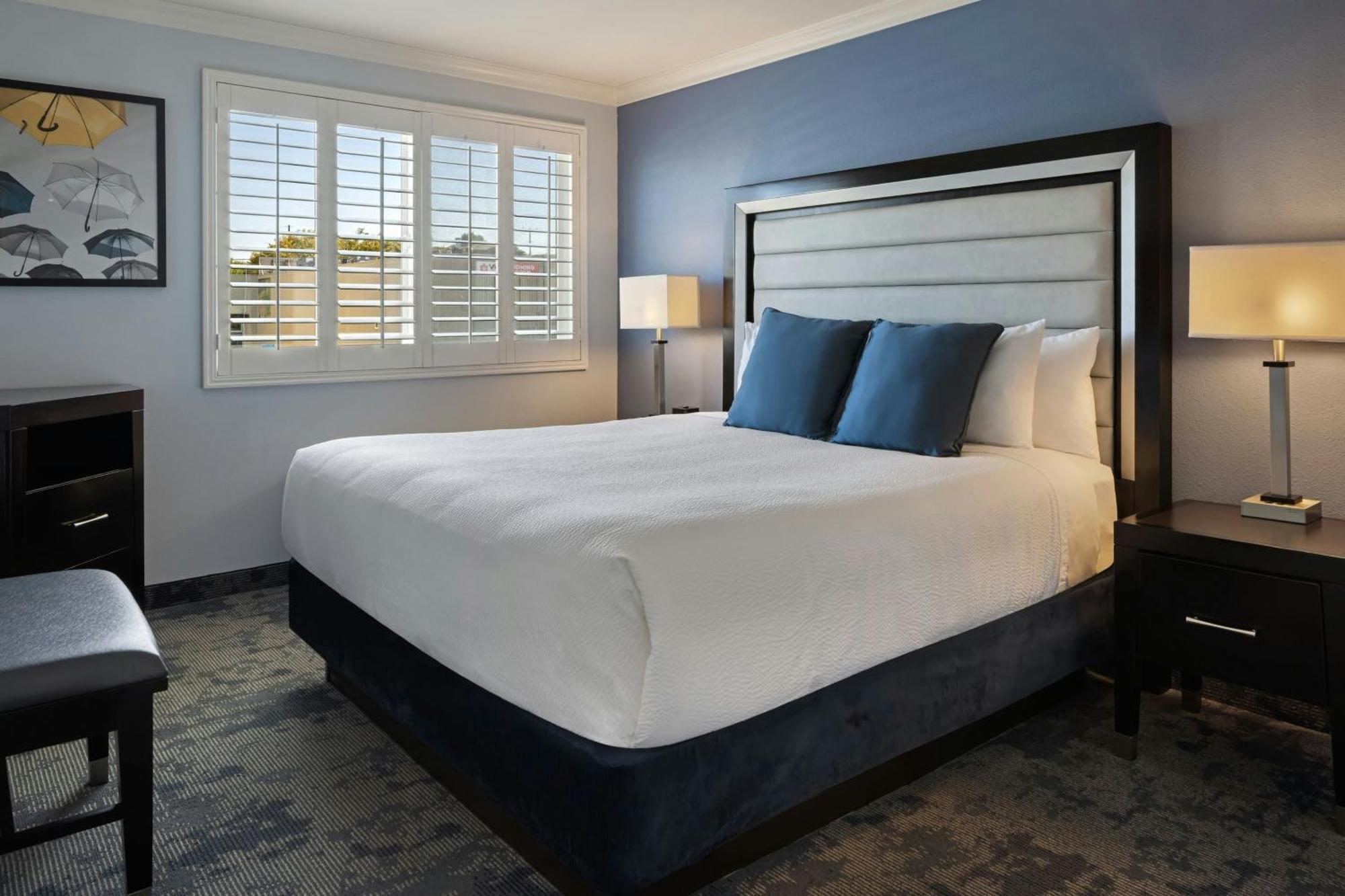 One-Bedroom King Suite with Sofa Bed