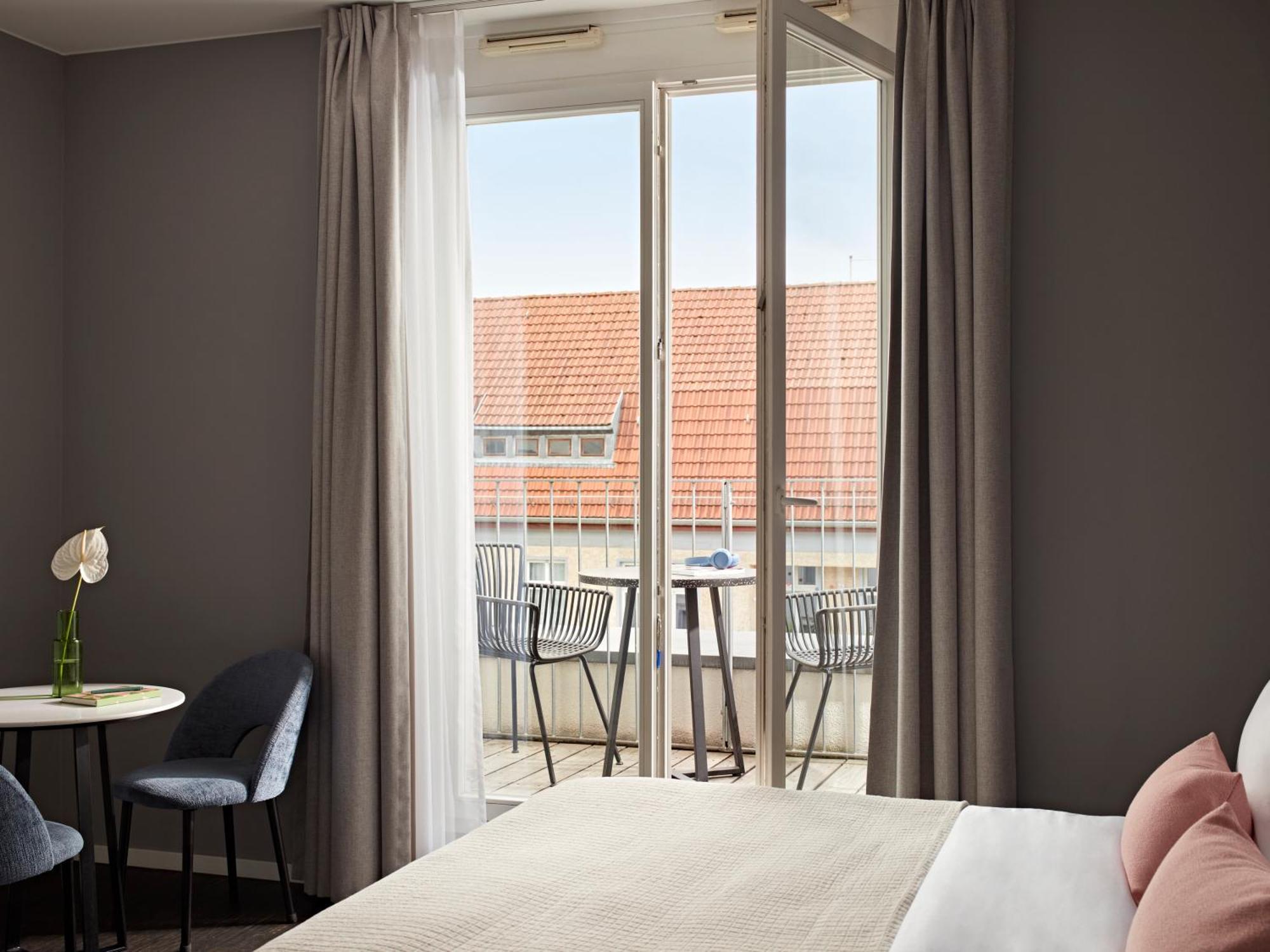 Medium Studio Kitchenette Balcony,1742757505:JPEG