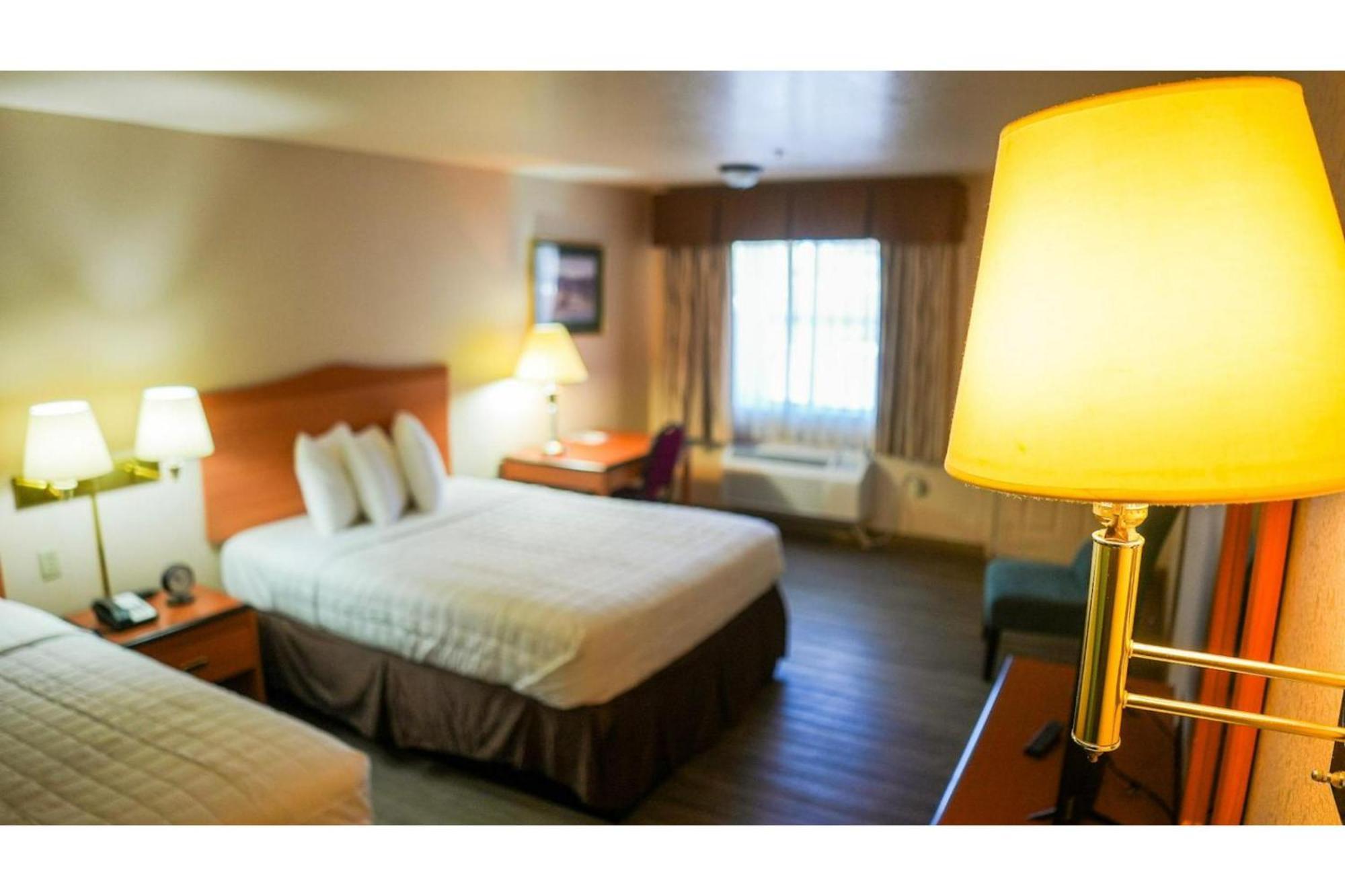 2 Queen Beds Non-Smoking