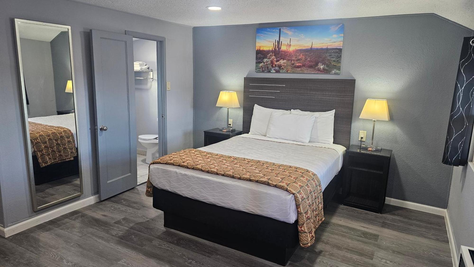 Deluxe Queen Room