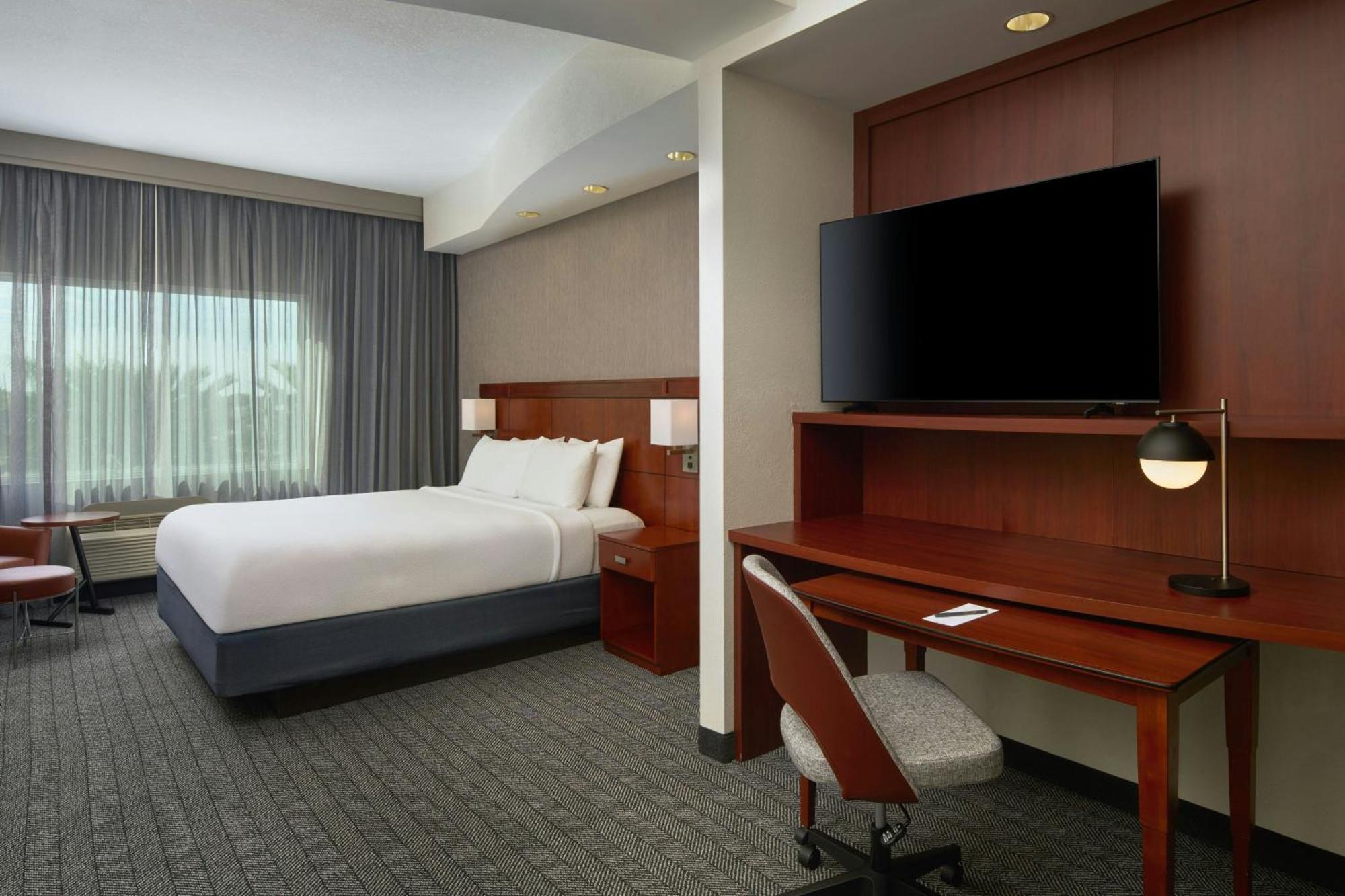King Room Bathtub Sofa Bed Mobility Access or Hearing Accessible,1742768212:JPEG