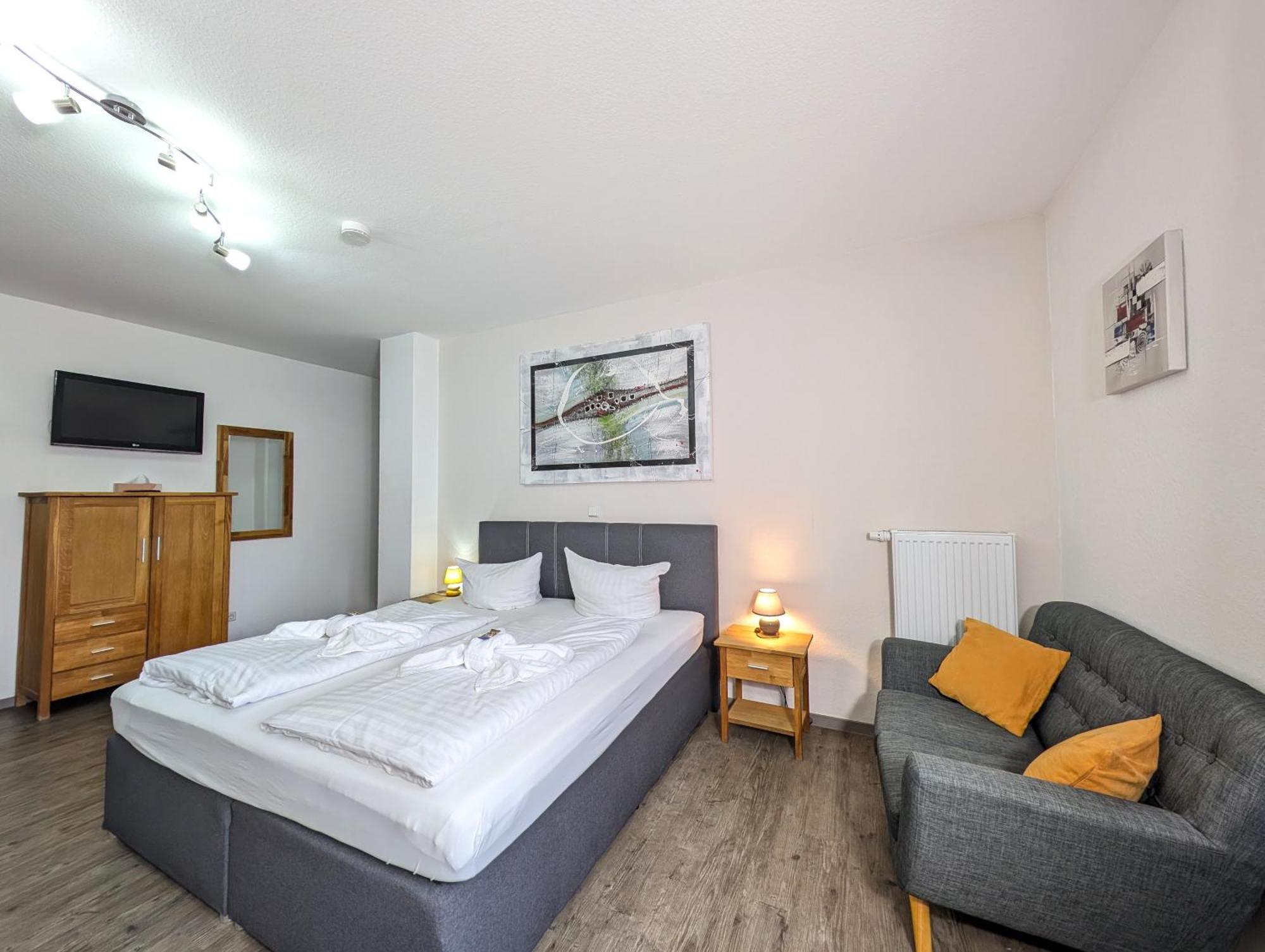 Studio Apartment,1742775051:JPEG
