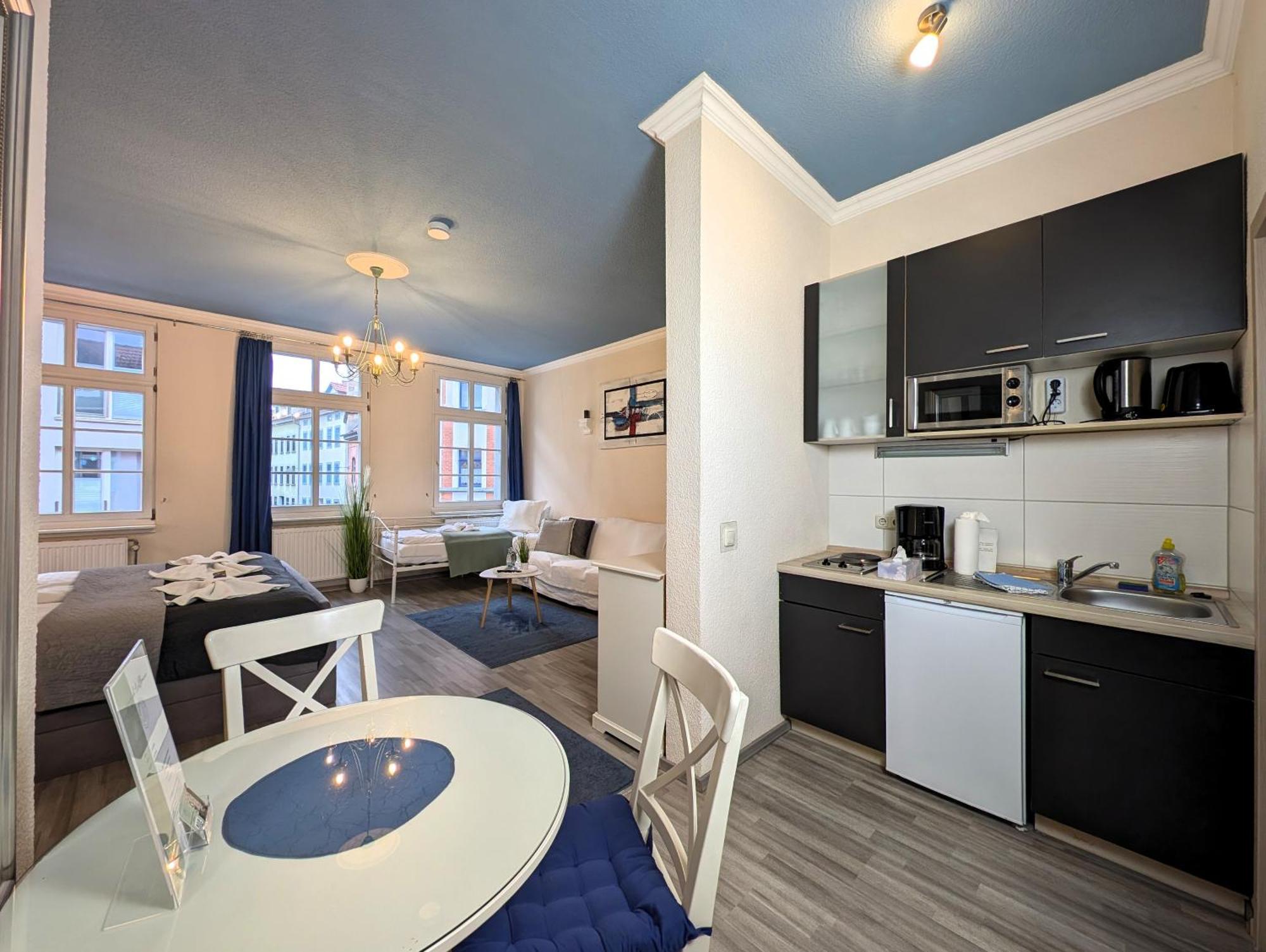 Studio Apartment 3 beds