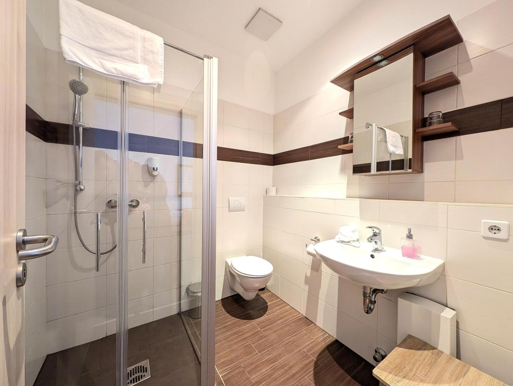 Standard Triple Room,1770506290:JPEG