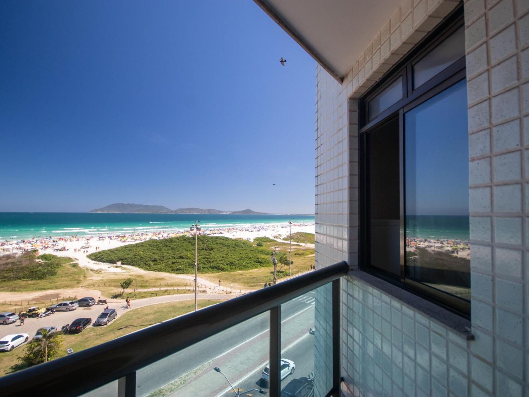 One-Bedroom Apartment Sea View