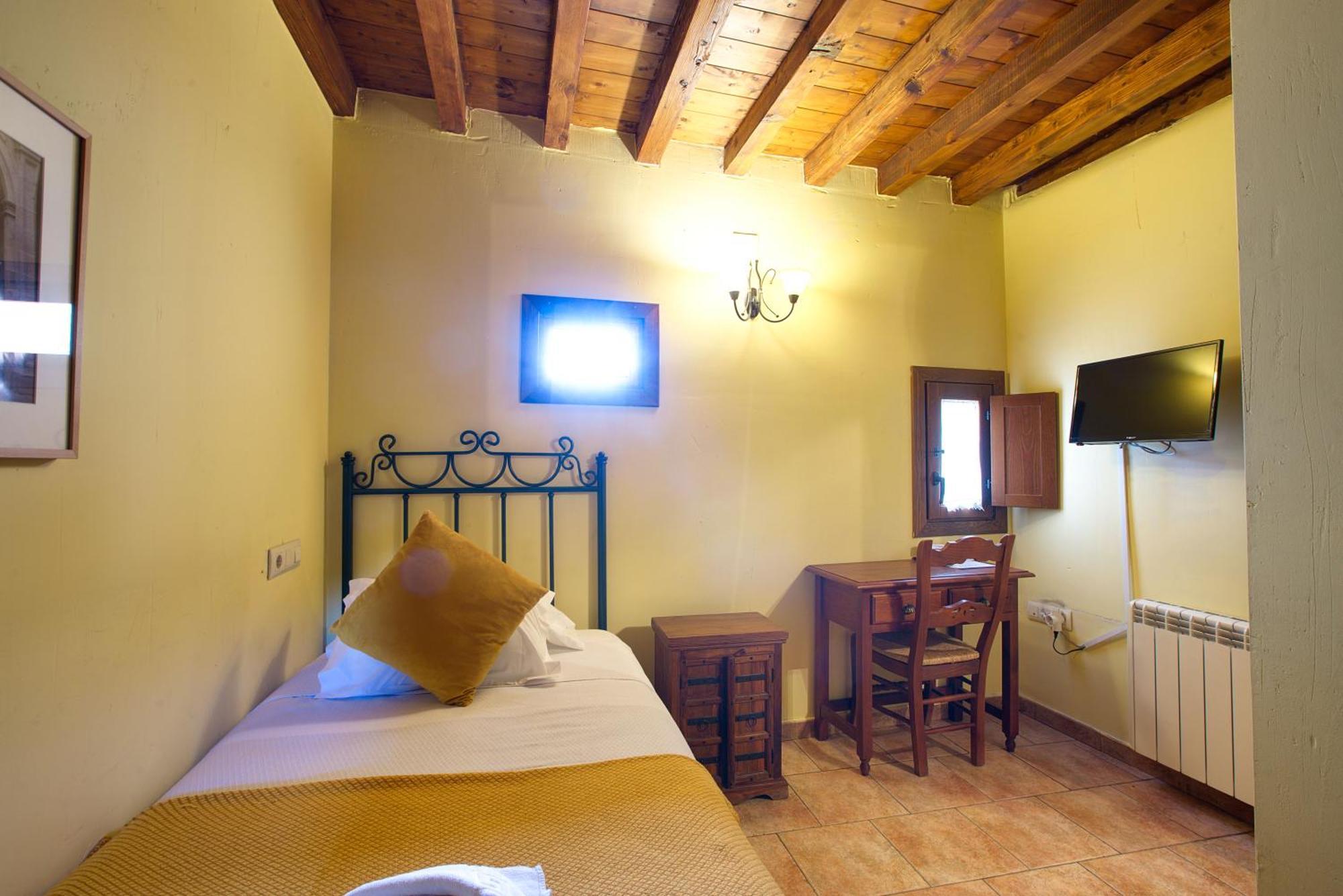 Single Room,1742806707:JPEG