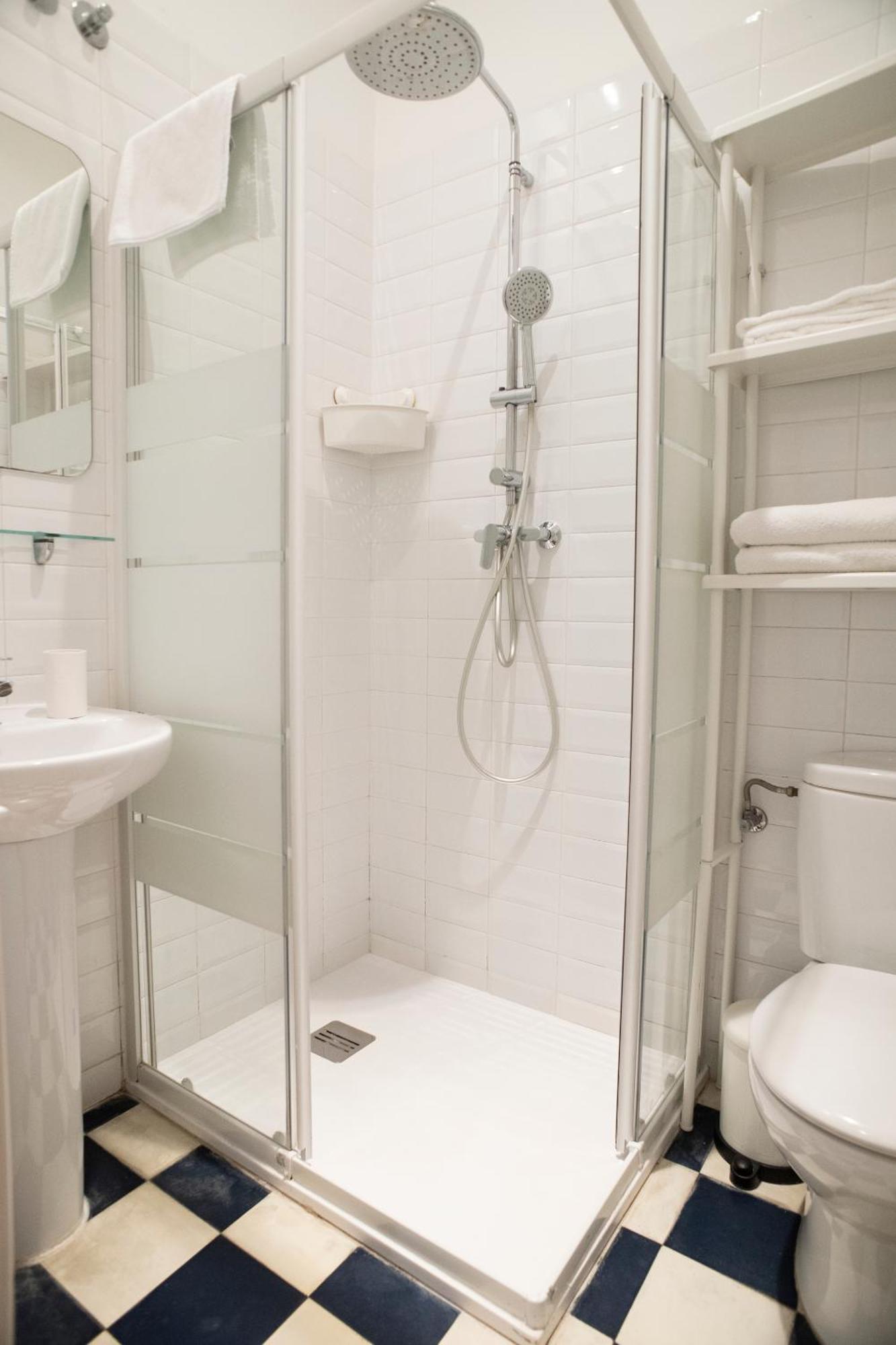 Double Room Private Bathroom