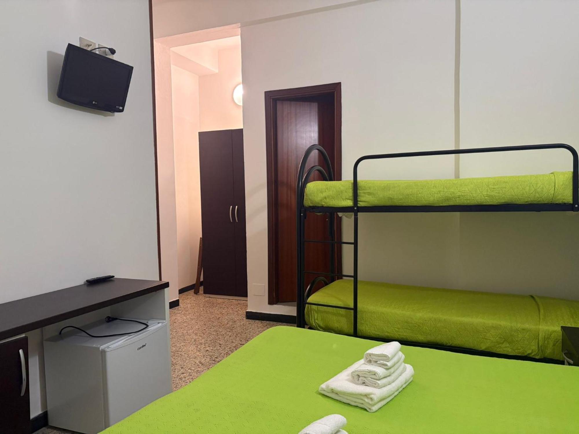 Quadruple Room,1742809708:JPEG