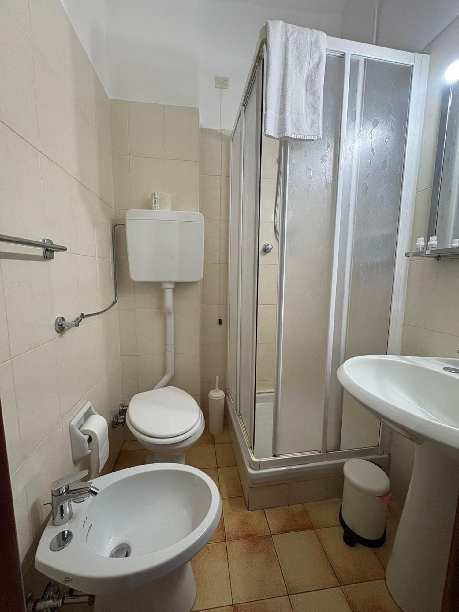 Double Room,1742809712:JPEG