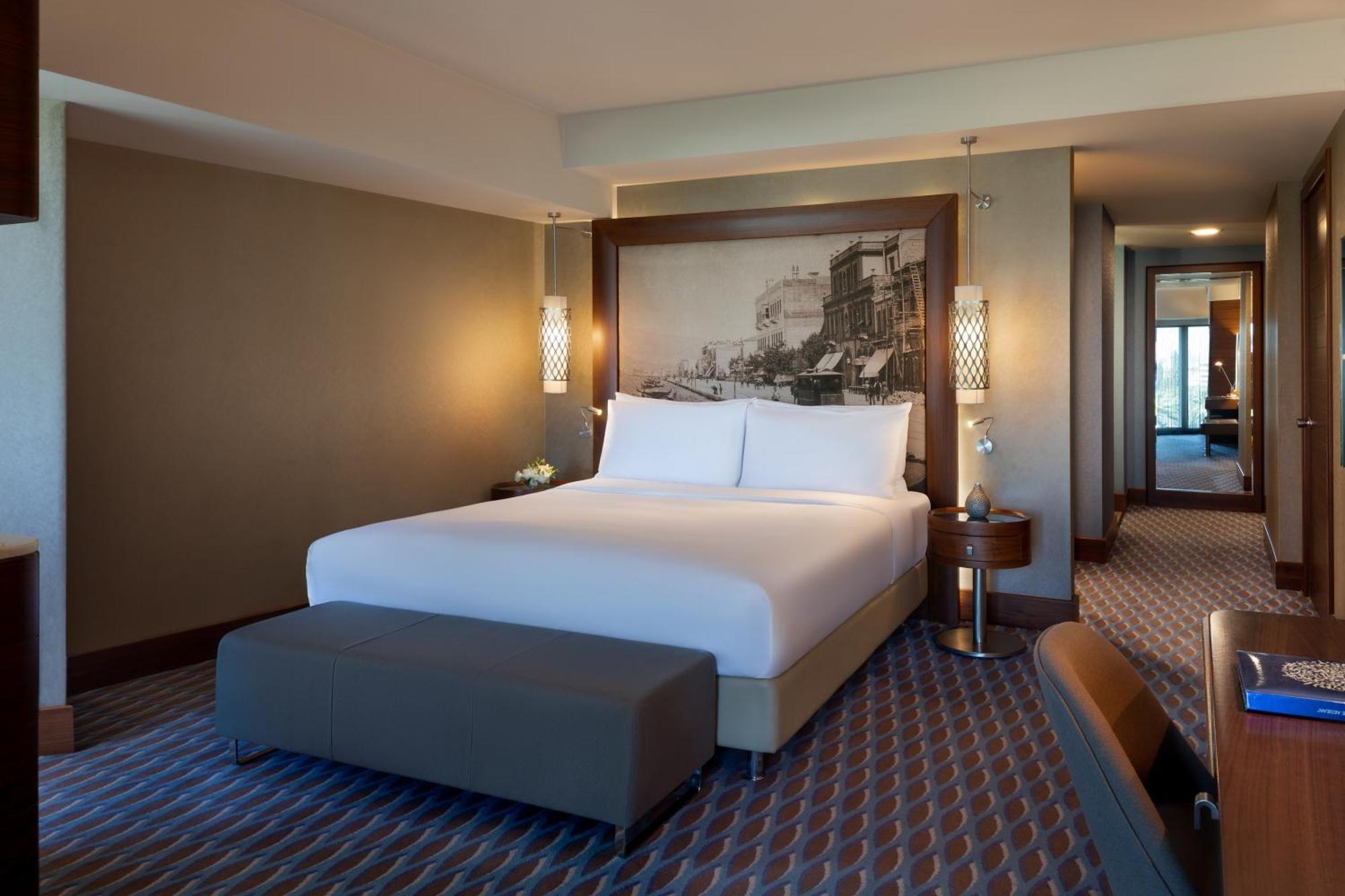 Club Room Executive Lounge Access