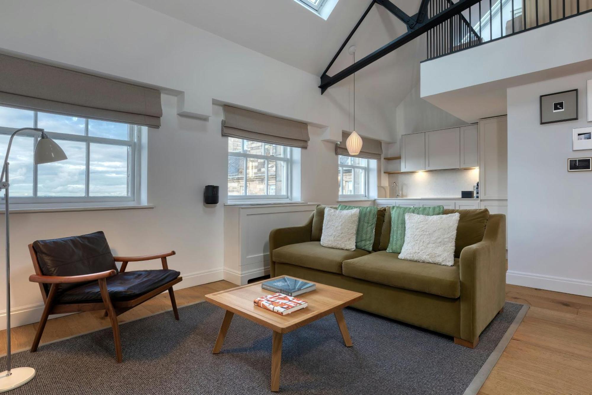 One-Bedroom Loft Double Suite Sofa Bed City View