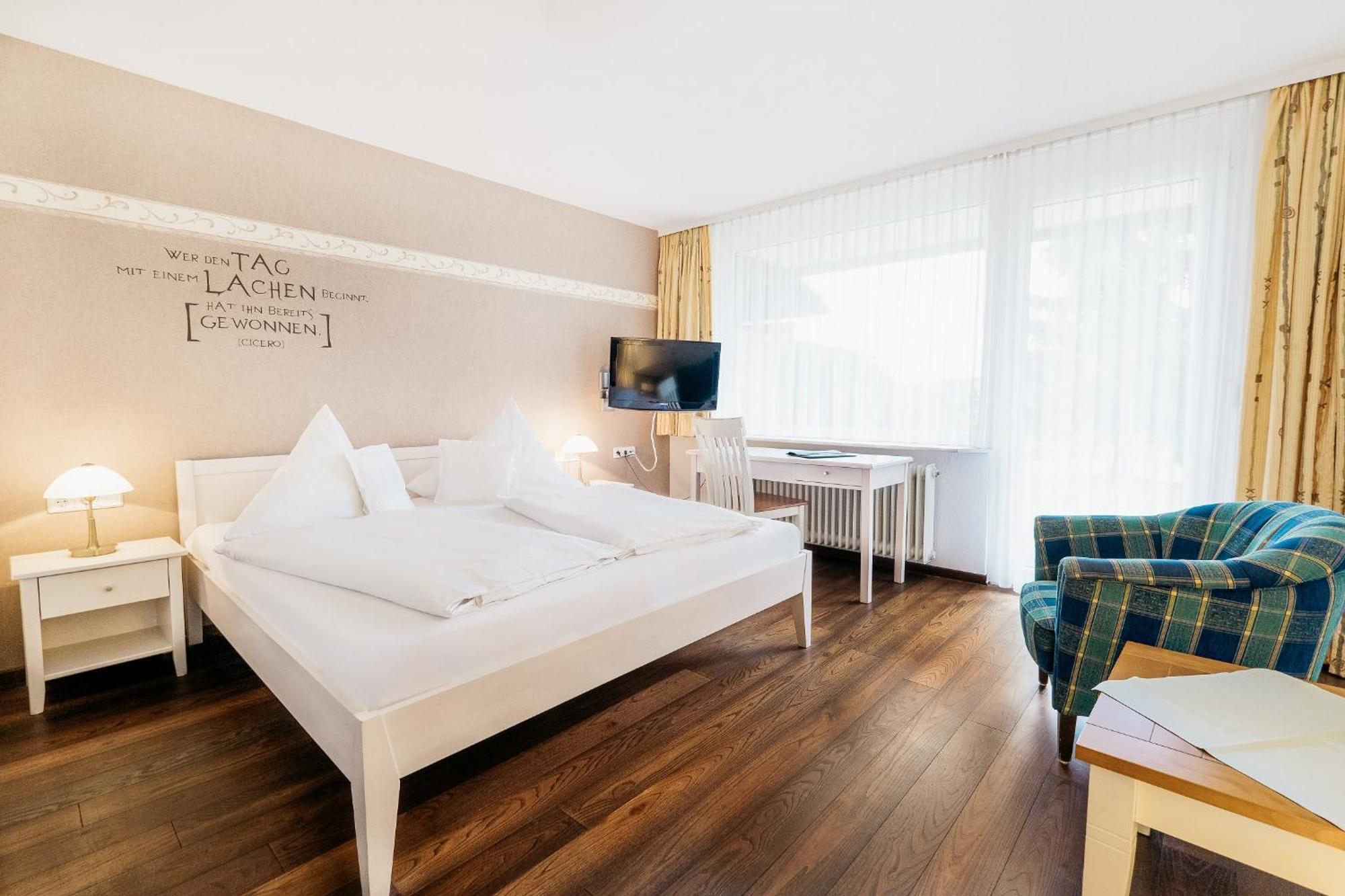 Double Room,1742832173:JPEG