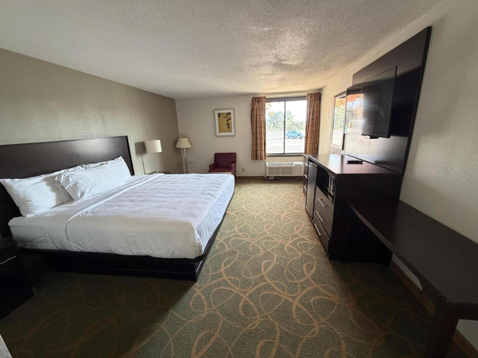 King Room with Pool View