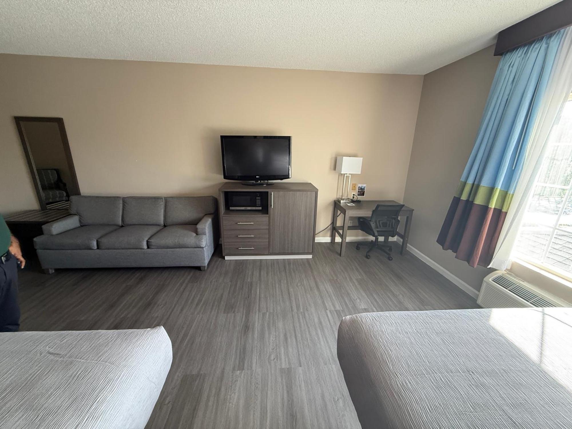 King Suite Sofa bed Non Smoking or Interior Corridor,1742836910:JPEG