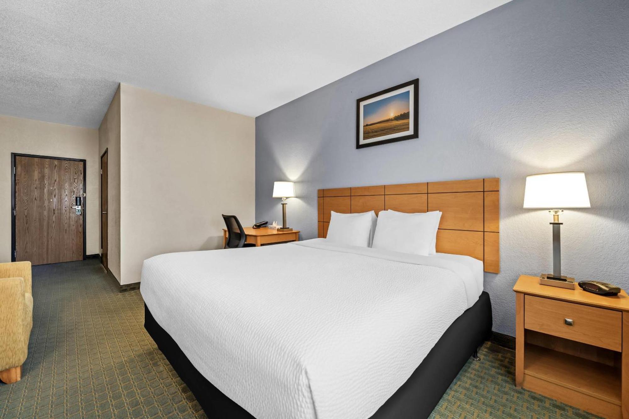 King Room Accessible or Non Smoking