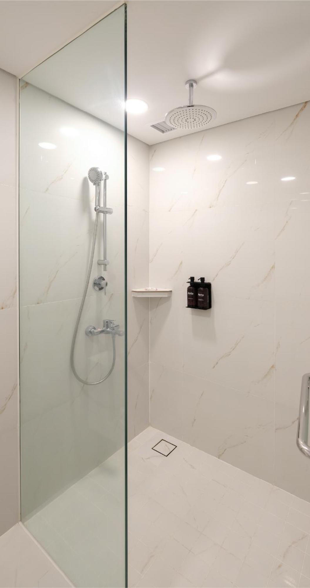 Premier Twin Room,1742838296:JPEG
