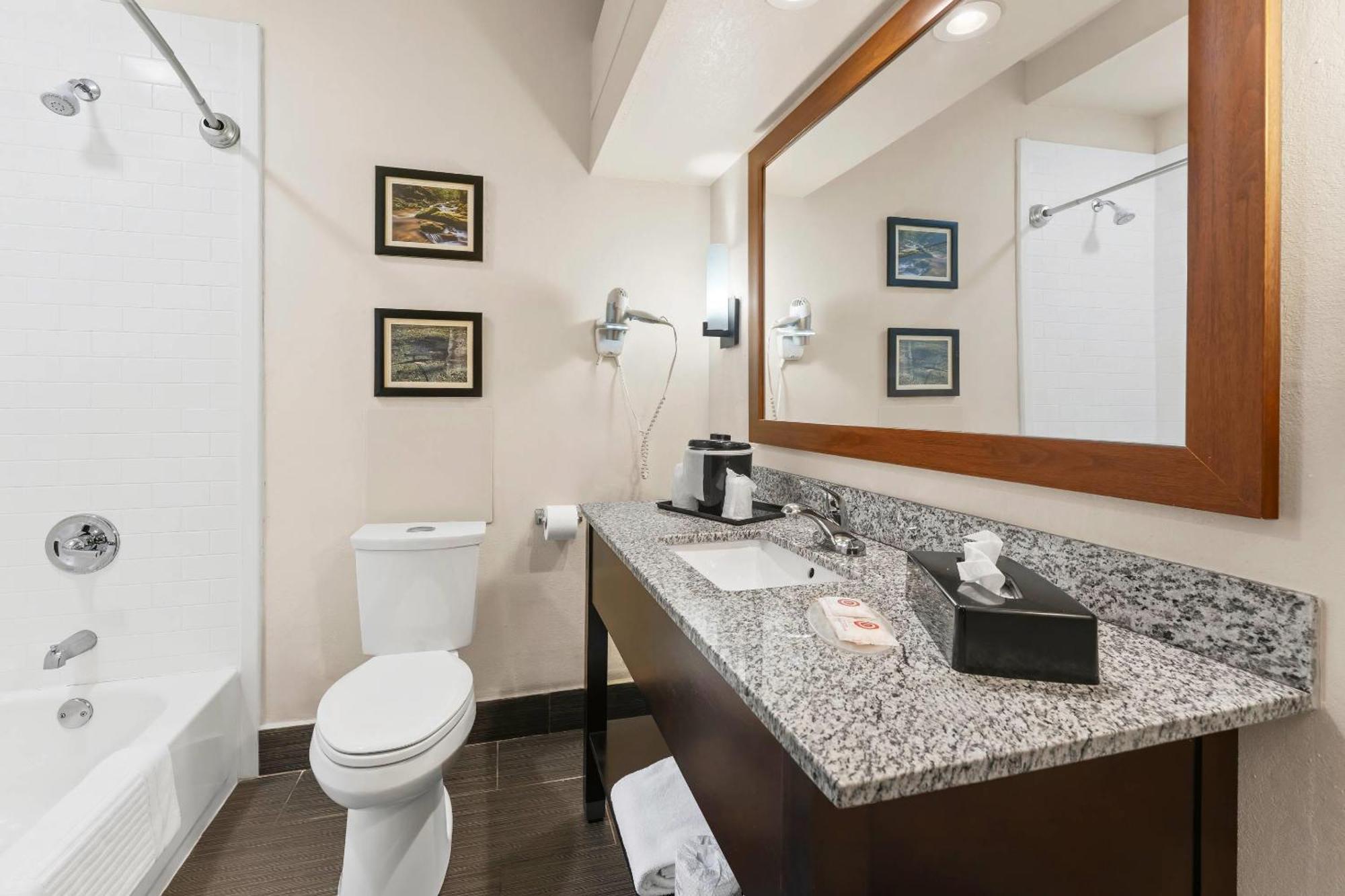 King Room with Whirlpool - Non-Smoking