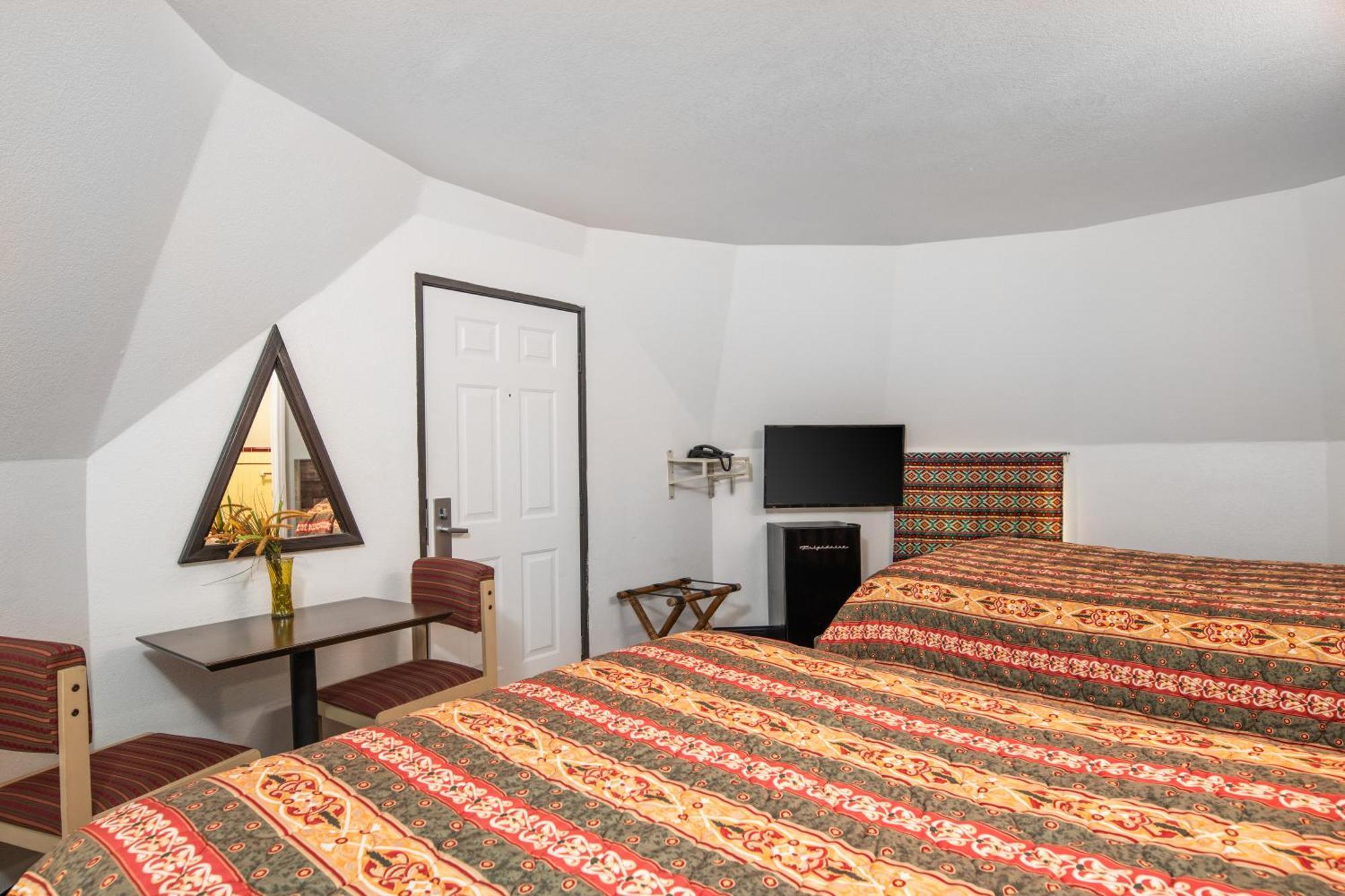 Queen Room Two Queen Beds