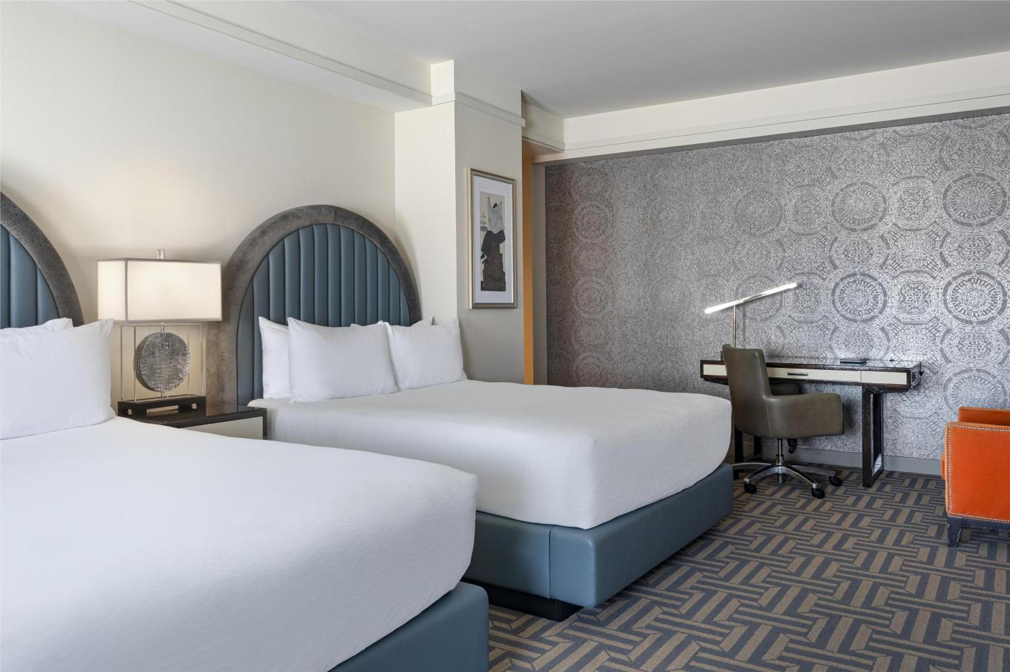 Deluxe Double Queen Room