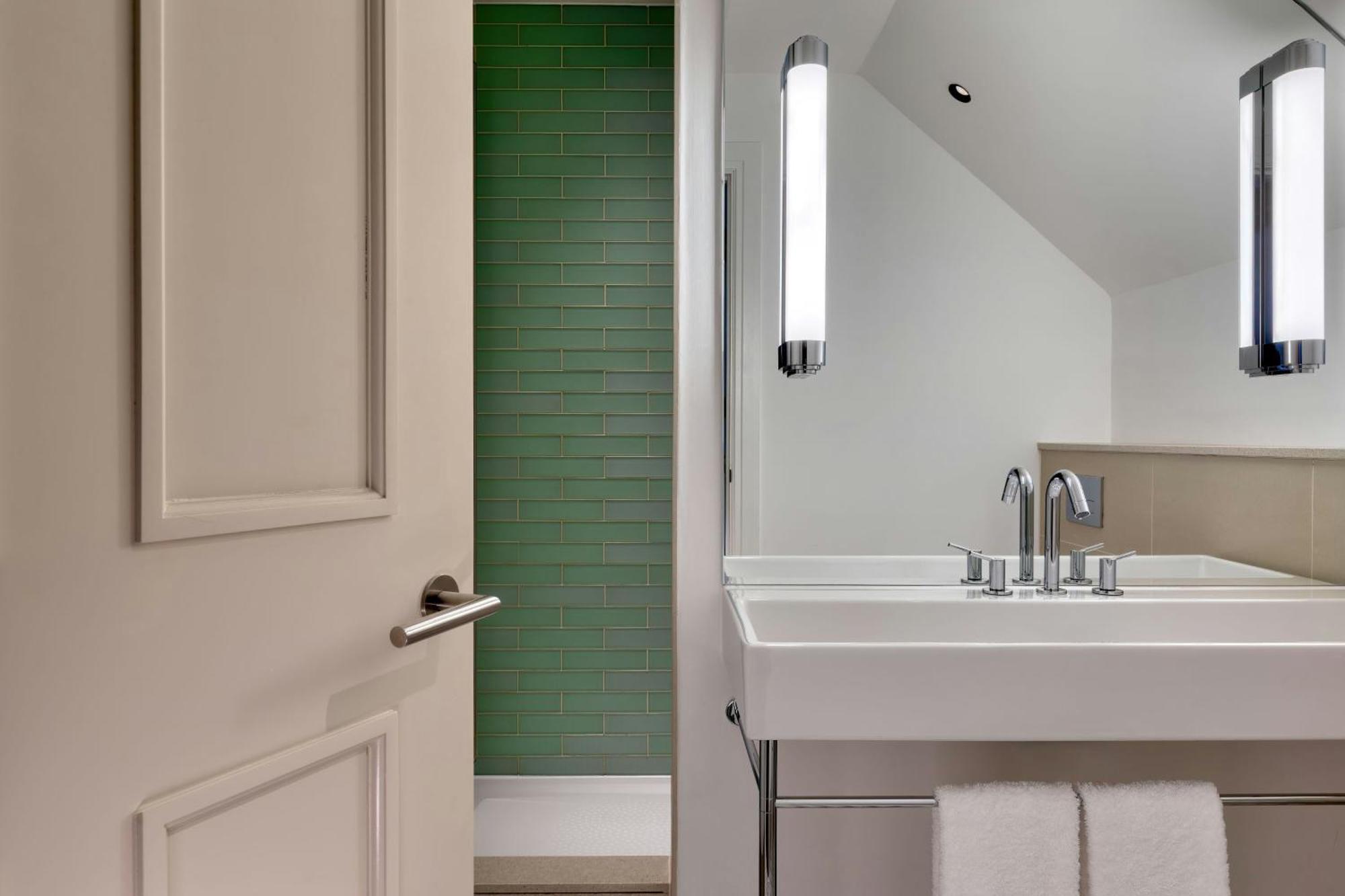 Twin Studio City View
