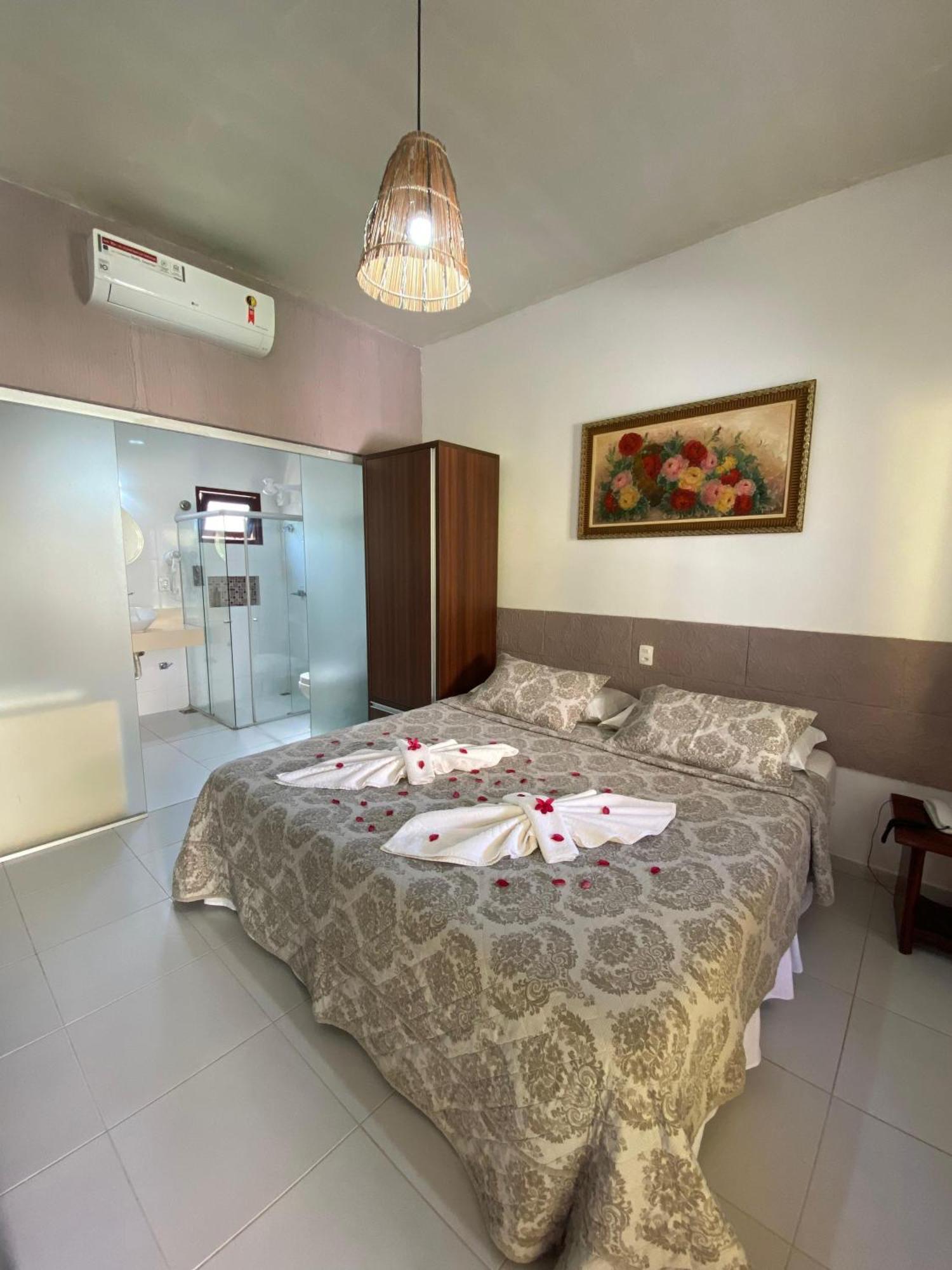 Deluxe Double Room Bath,1742867811:JPEG