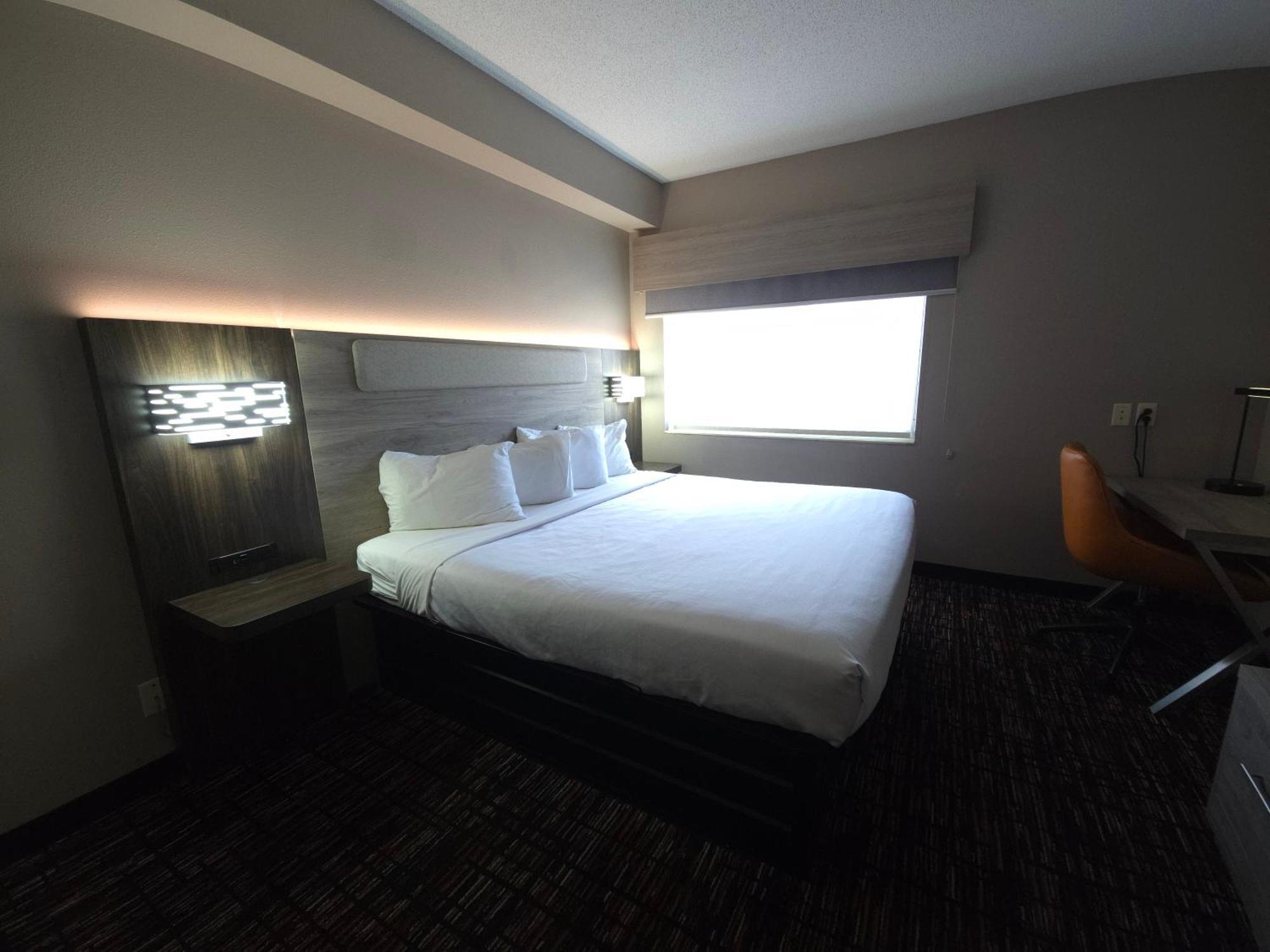 Superior King Room