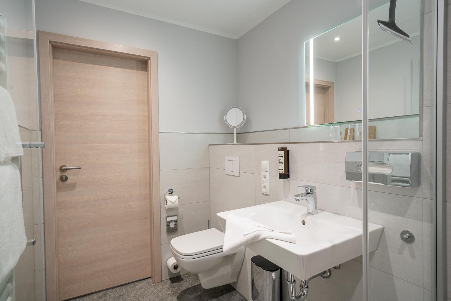 Small Double Room,1742886357:JPEG