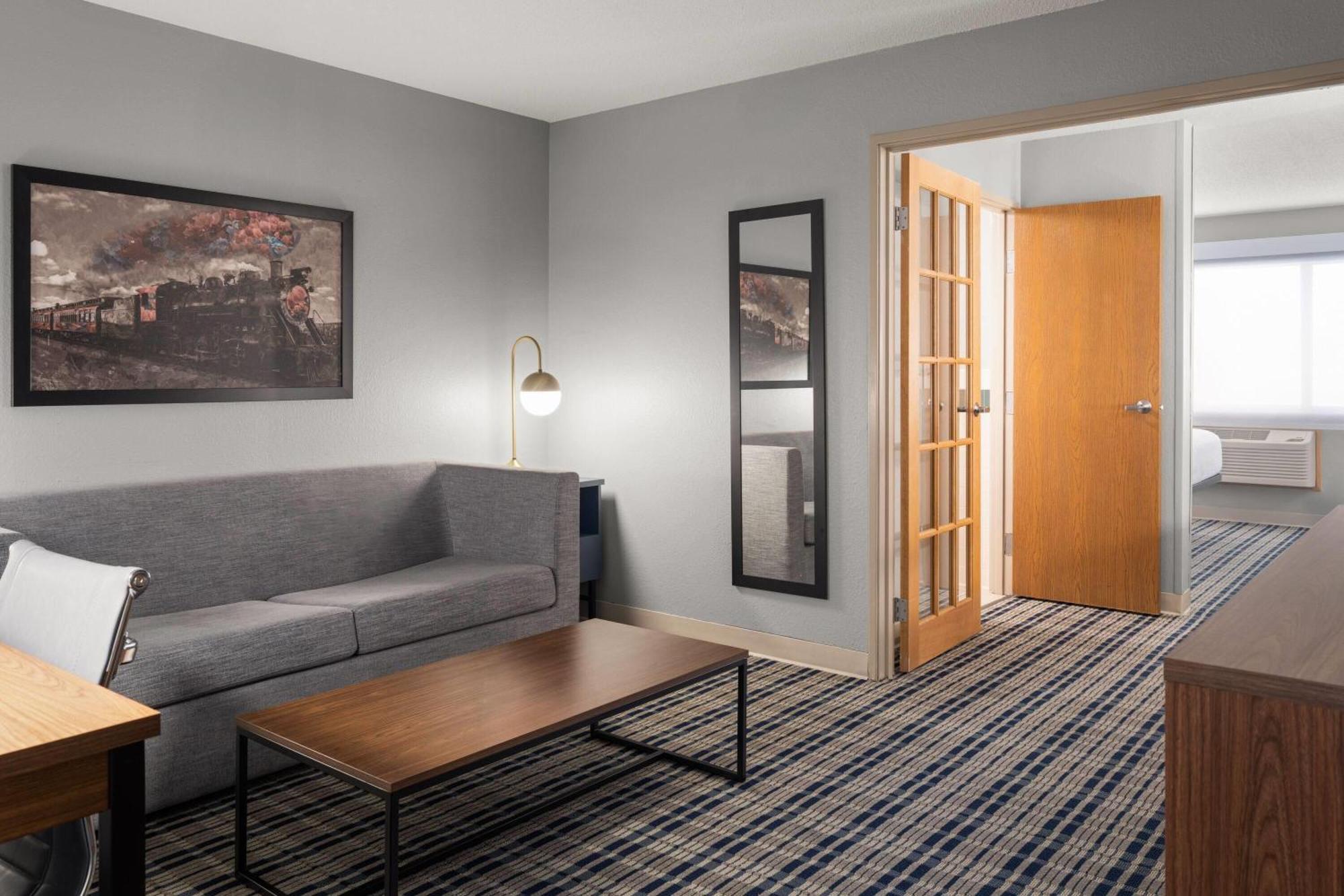 1 King Bed Sofa Bed One-Bedroom Suite Non-Smoking,1742892661:JPEG