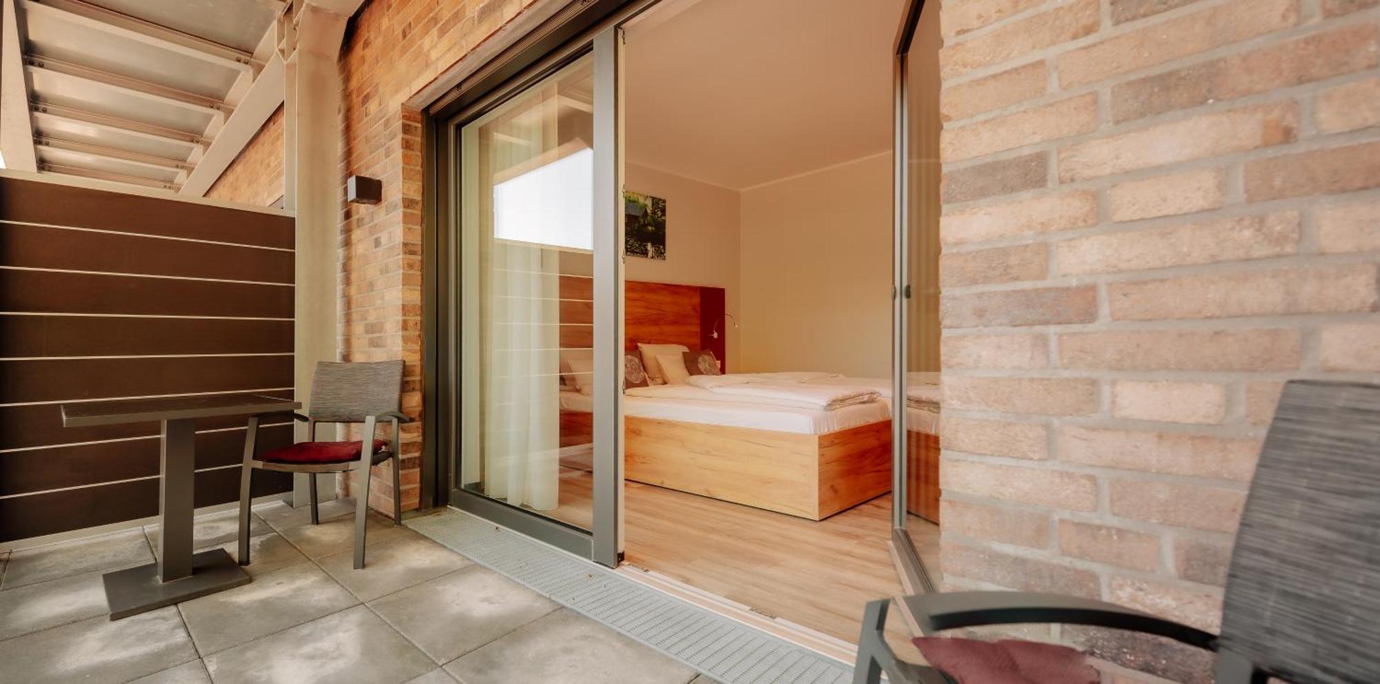 Deluxe Room,1742894654:JPEG