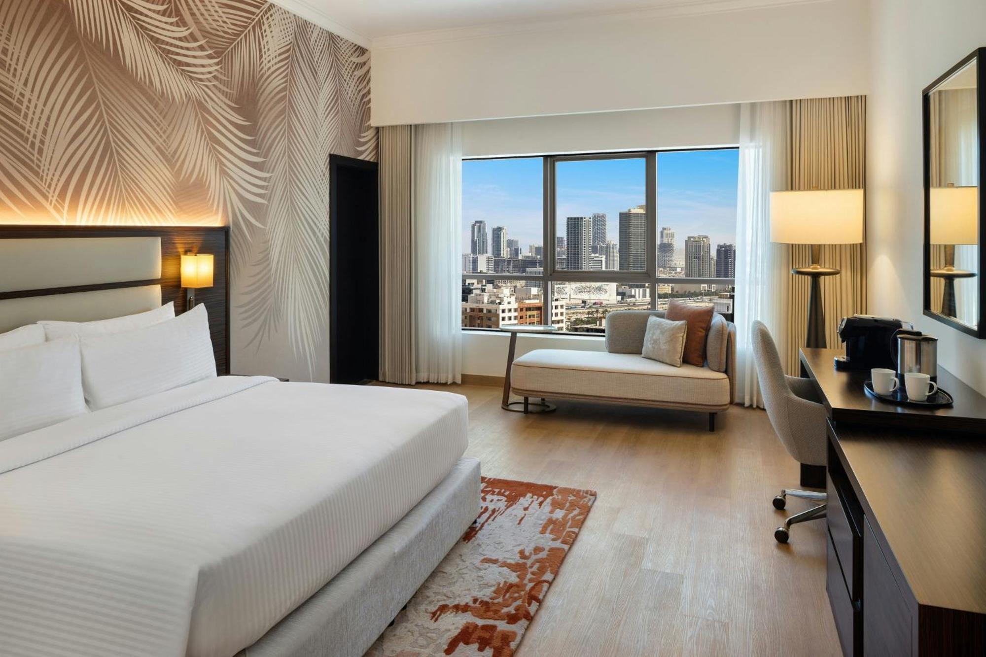 Deluxe King Room City View