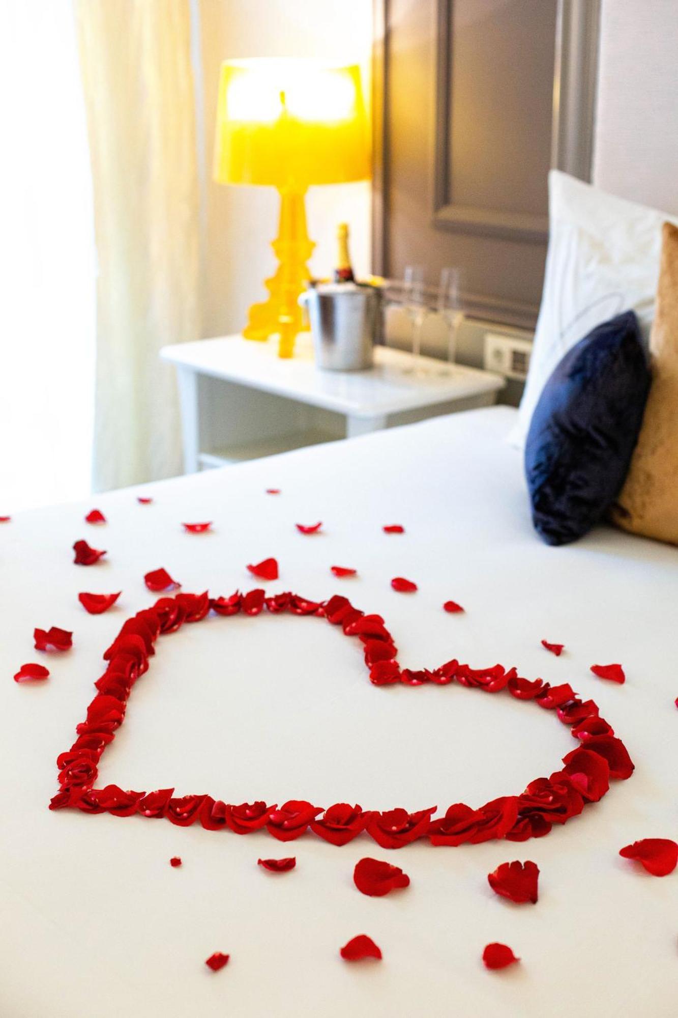 Aria Signature Large Luxury King Room