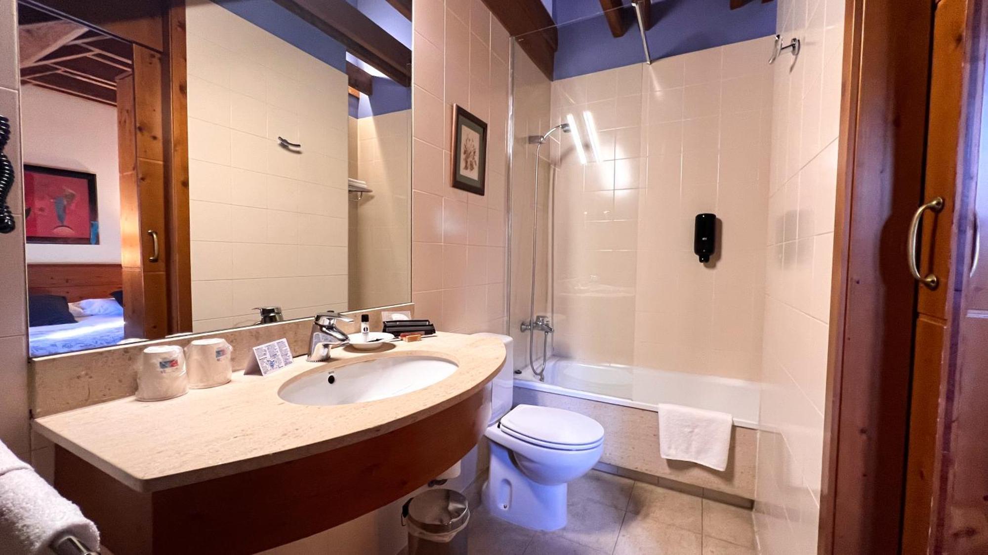 Double Room,1742906529:JPEG