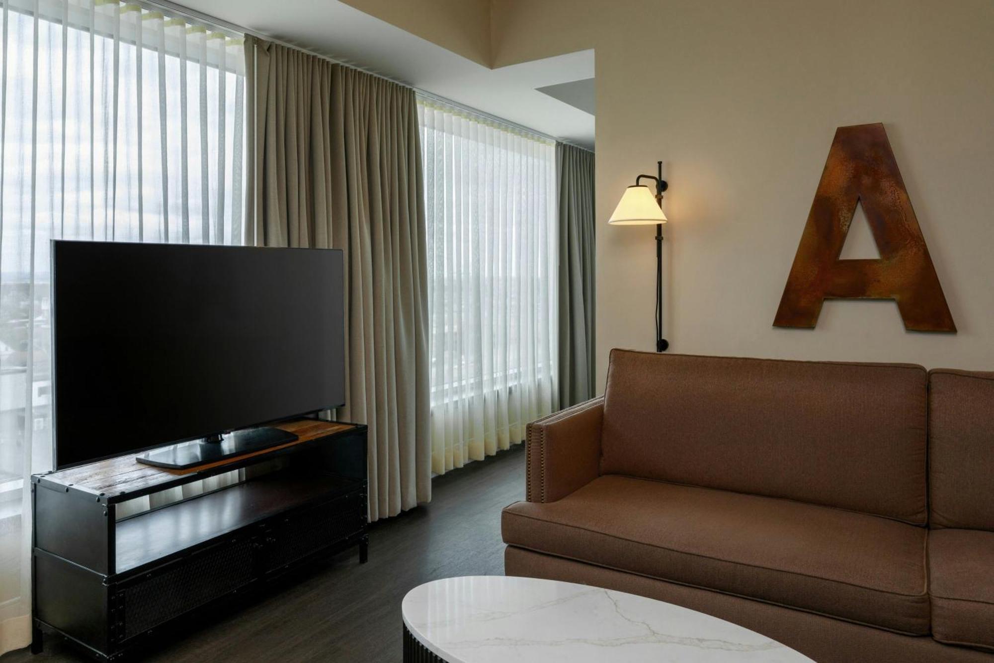 One-Bedroom Suite,1742908522:JPEG