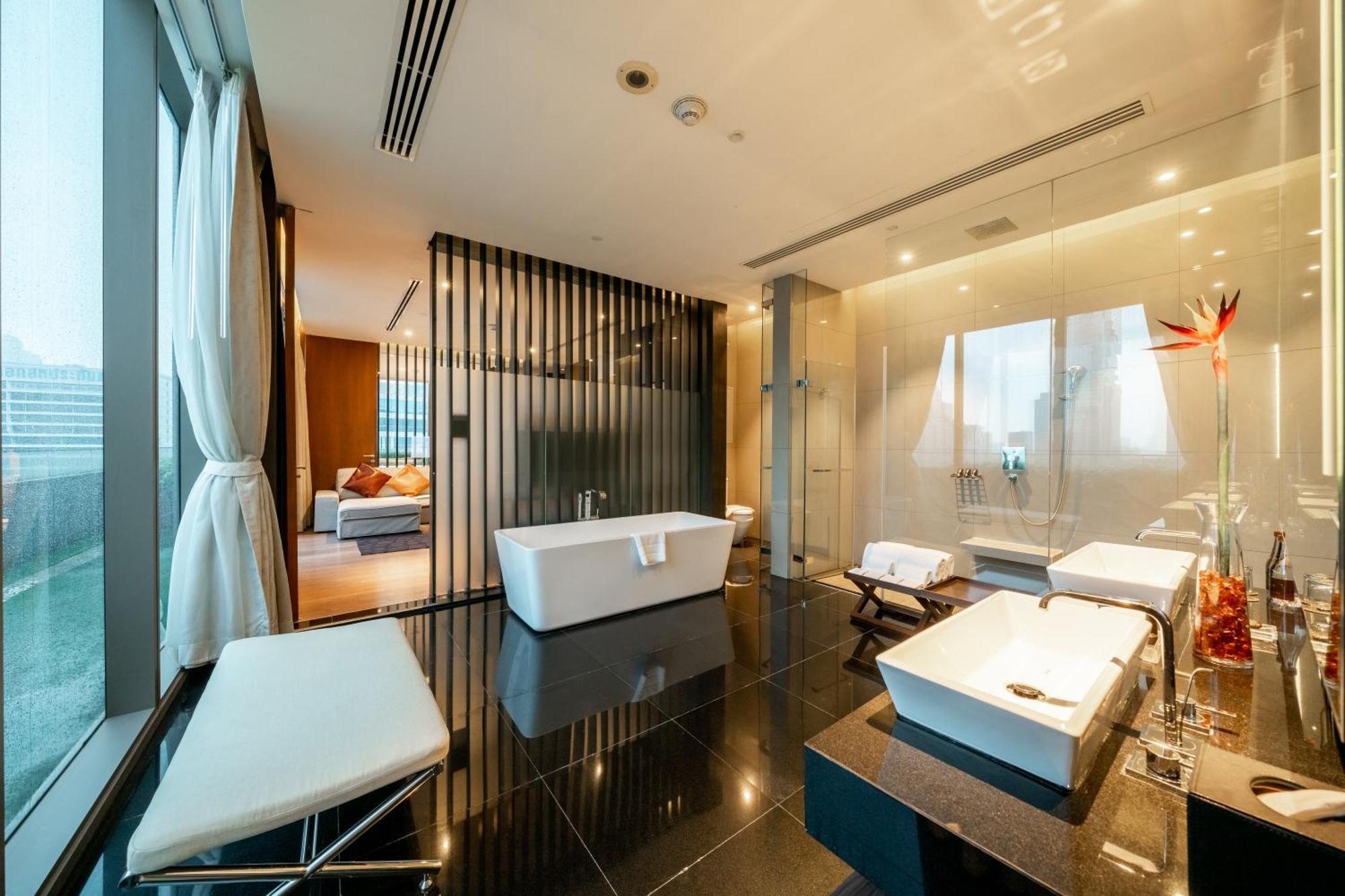 AMARA SUITE Lounge Access Benefits