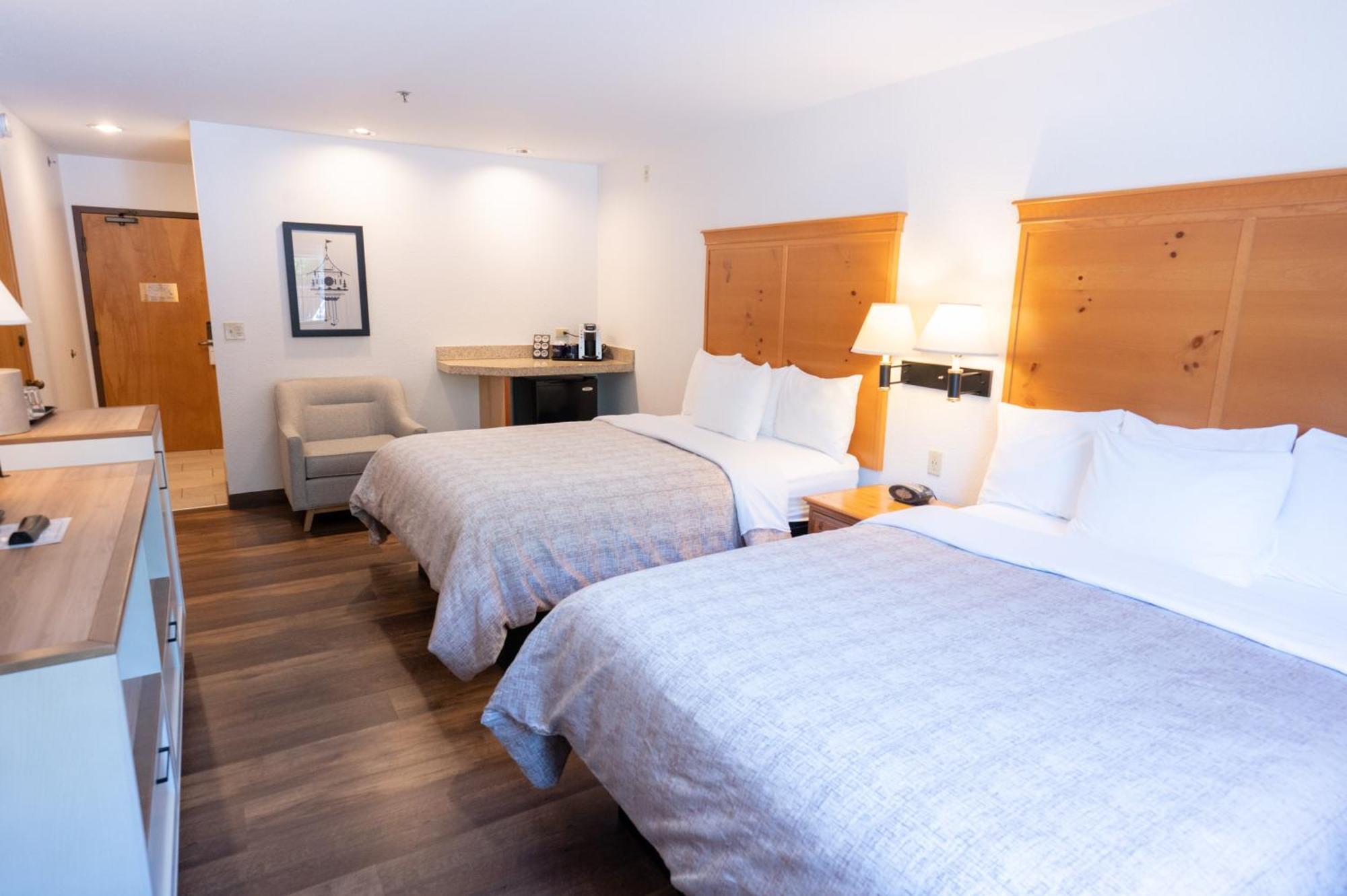 Standard Queen Room Two Queen Beds