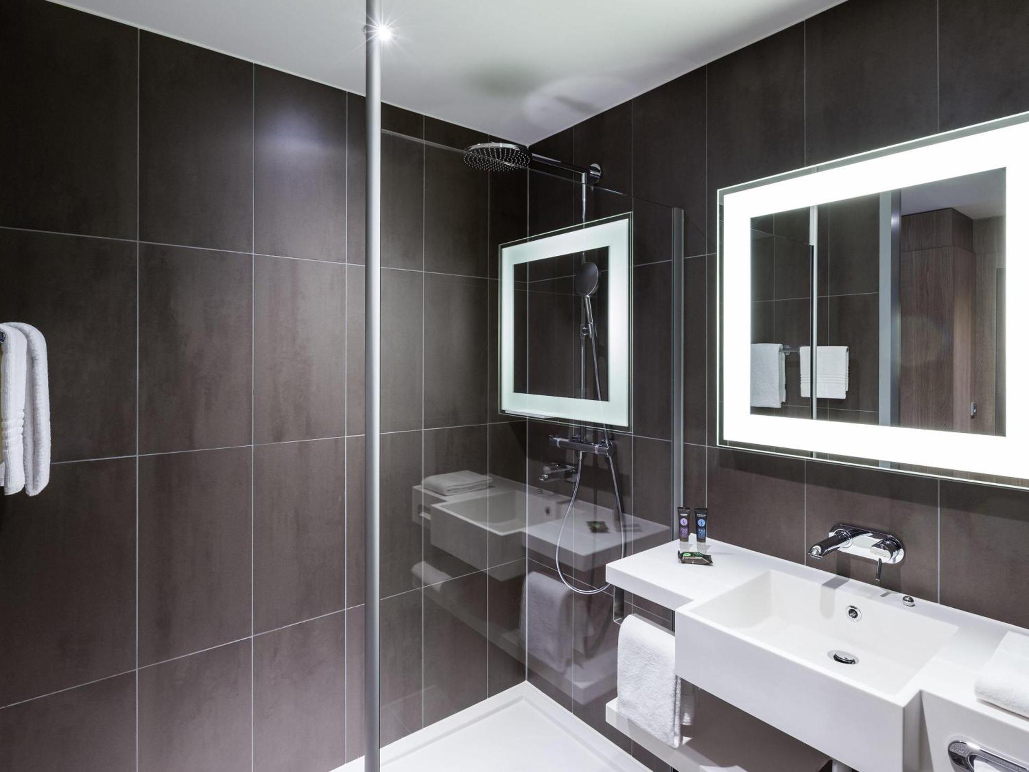Executive Double Room One Double Bed One Sofa Bed,1742954699:JPEG