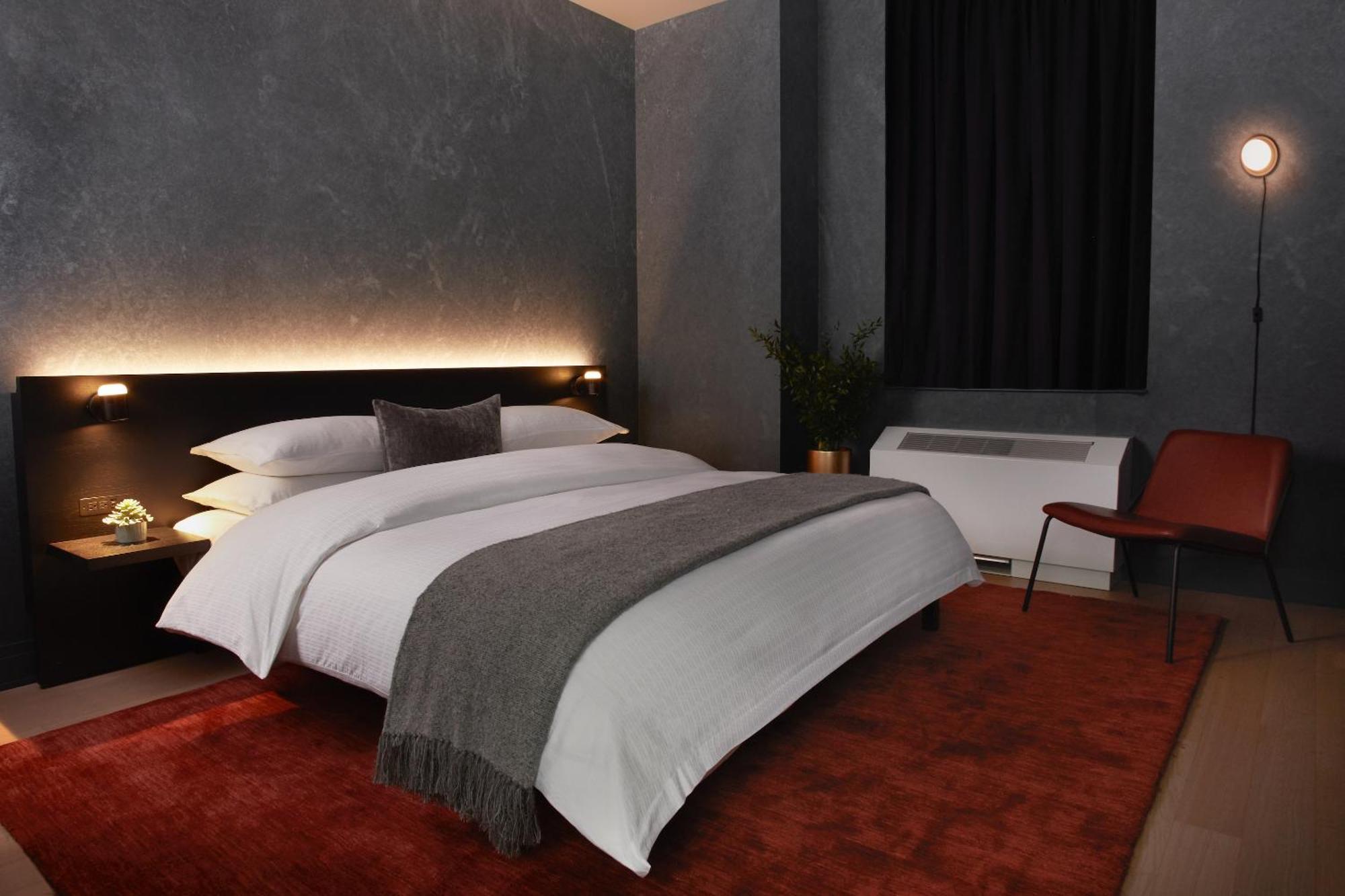 One Bedroom King 24 or 7 Front Desk