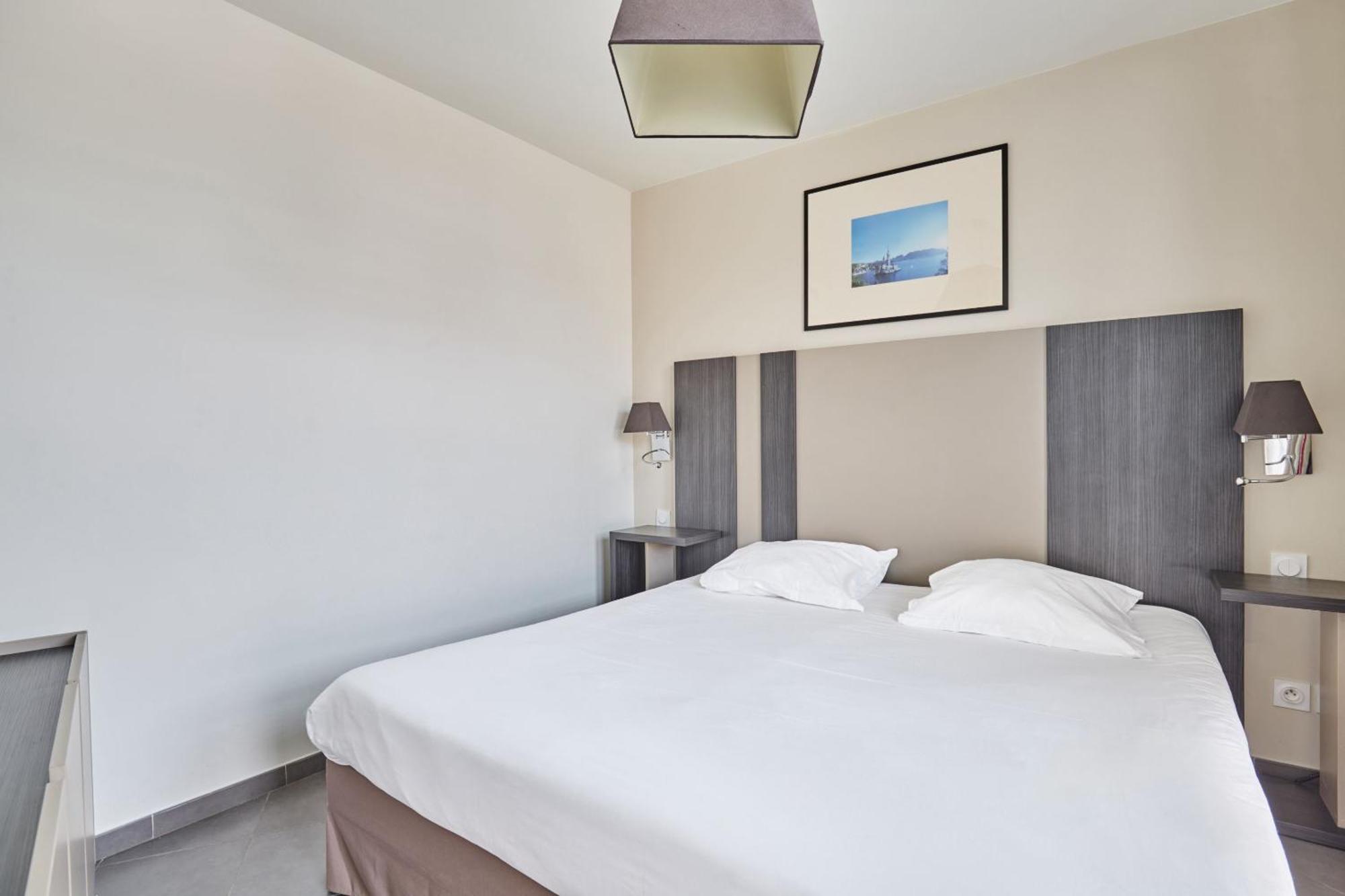 One-Bedroom Apartment,1742971490:JPEG