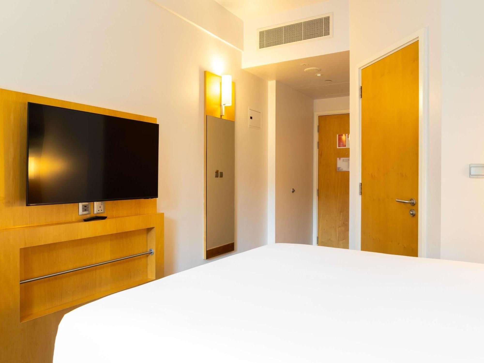 Premium Queen Room,1772969307:JPEG
