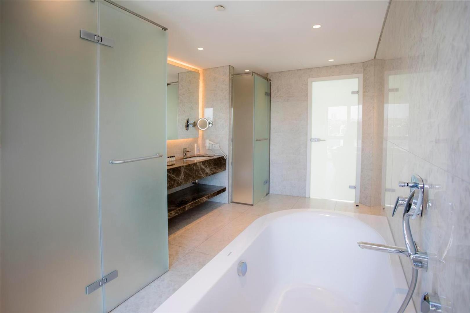 Executive King Suite